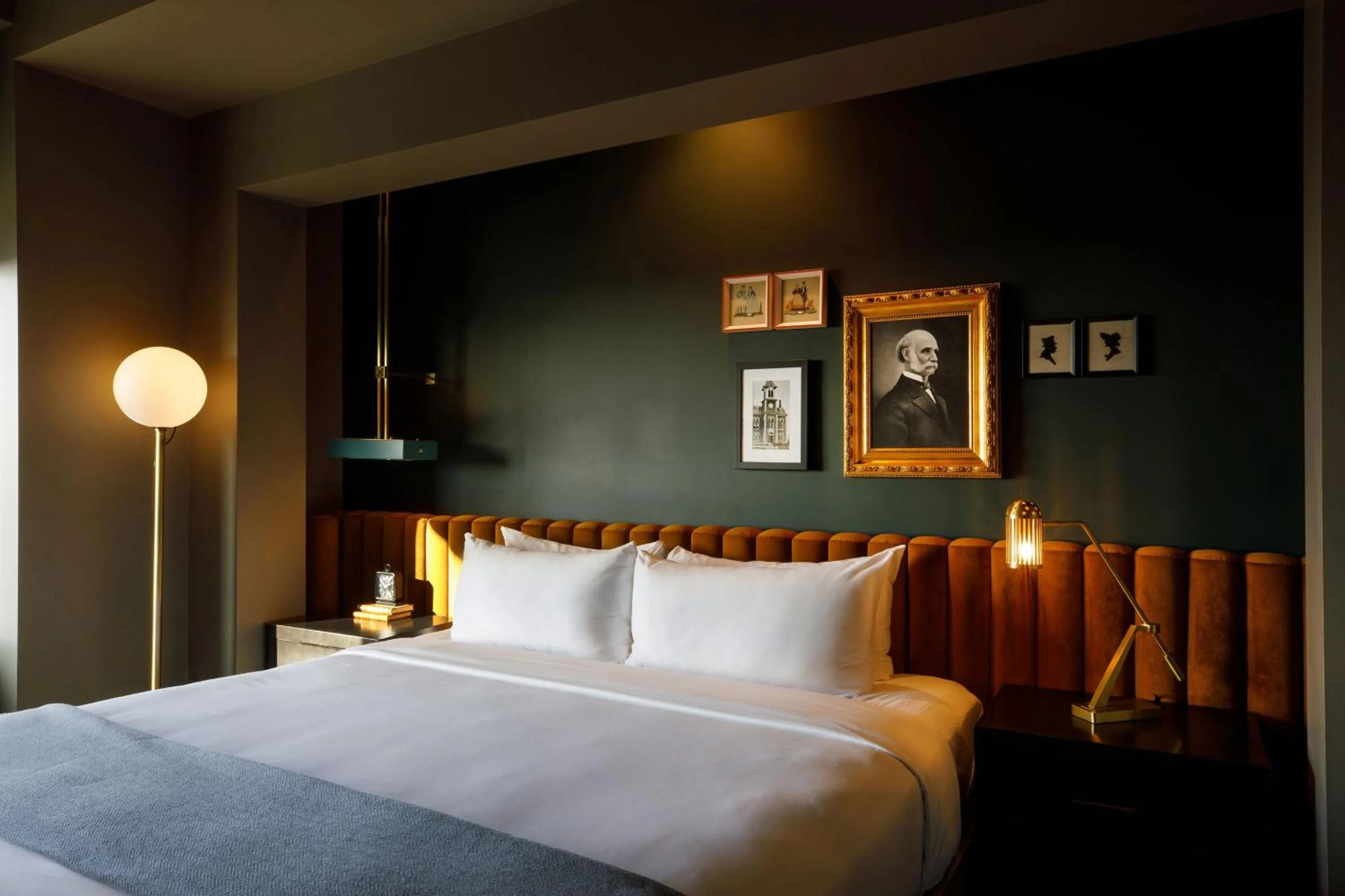 Photo of the whole room, Bed in Cyrus Hotel, Topeka, a Tribute Portfolio Hotel