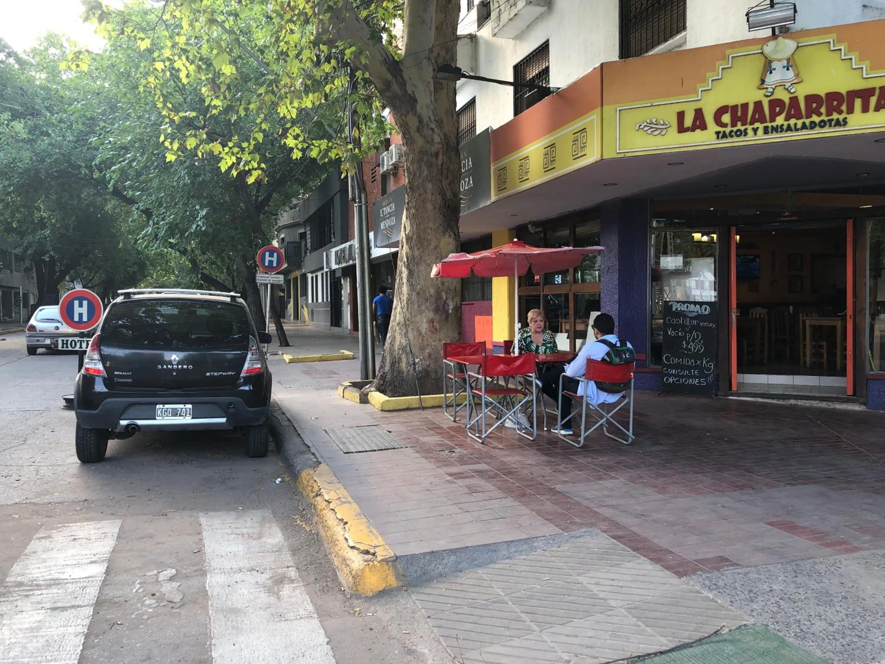 Property building in Laerte Hotel Mendoza