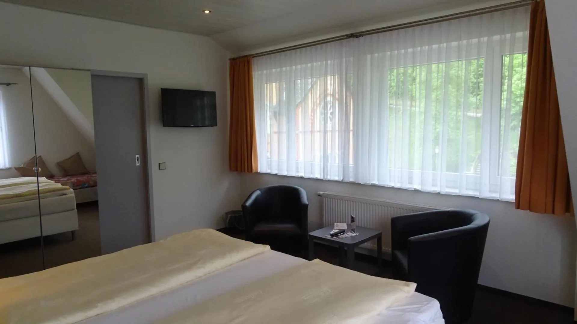 Photo of the whole room, Bed in Hotel Restaurant Ketterer am Kurgarten