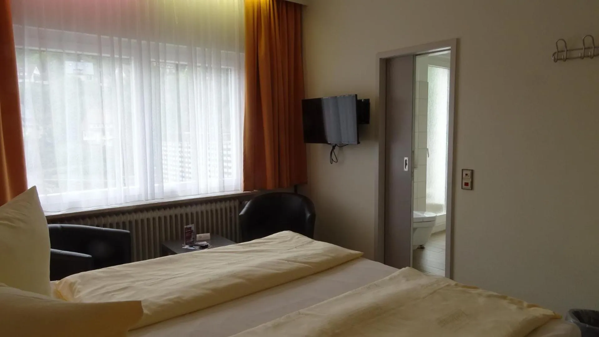 Photo of the whole room, Bed in Hotel Restaurant Ketterer am Kurgarten