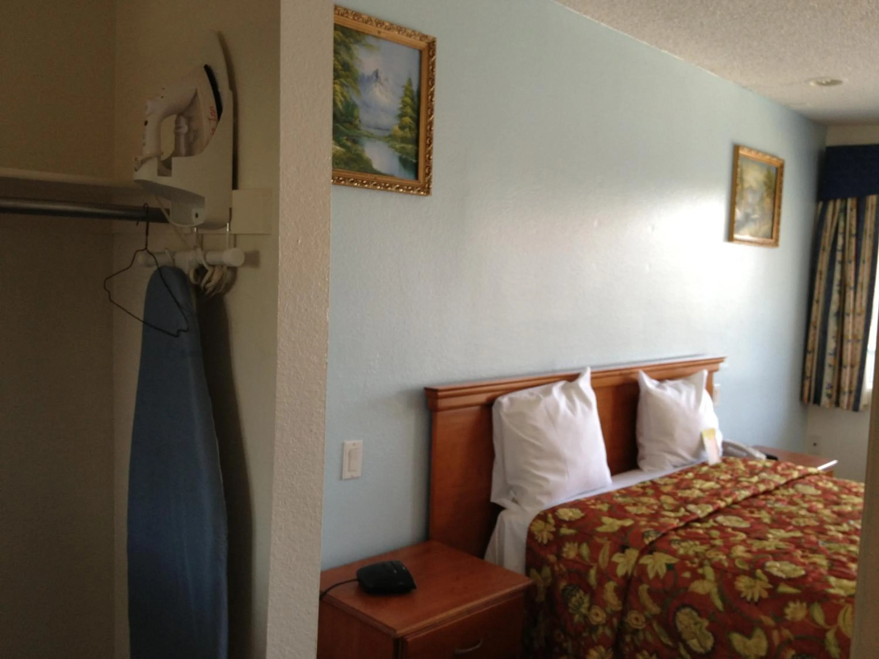 Decorative detail, Bed in Scottish Inns