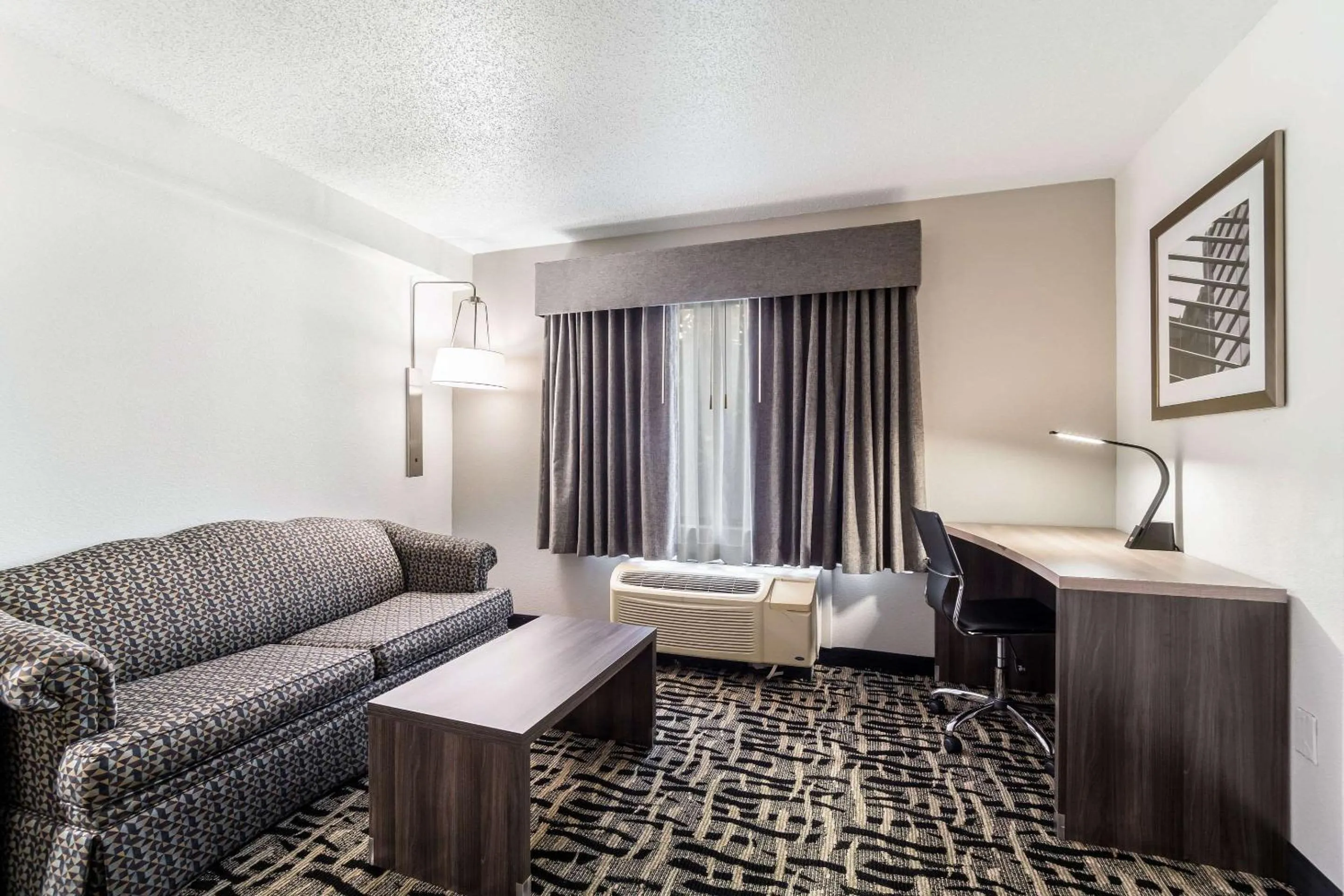 Photo of the whole room, Bed in Quality Inn & Suites Augusta I-20