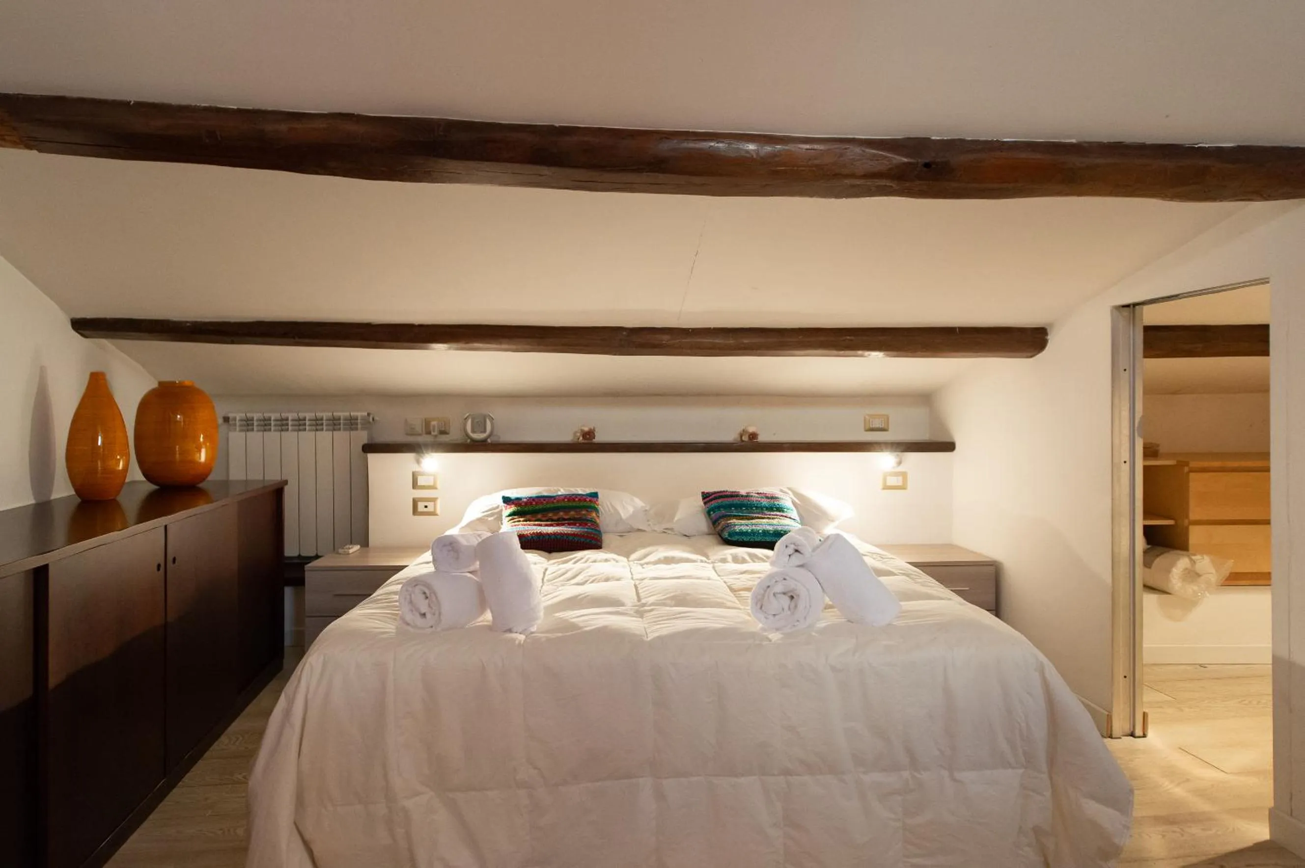 Bed in CasaJusta Trastevere