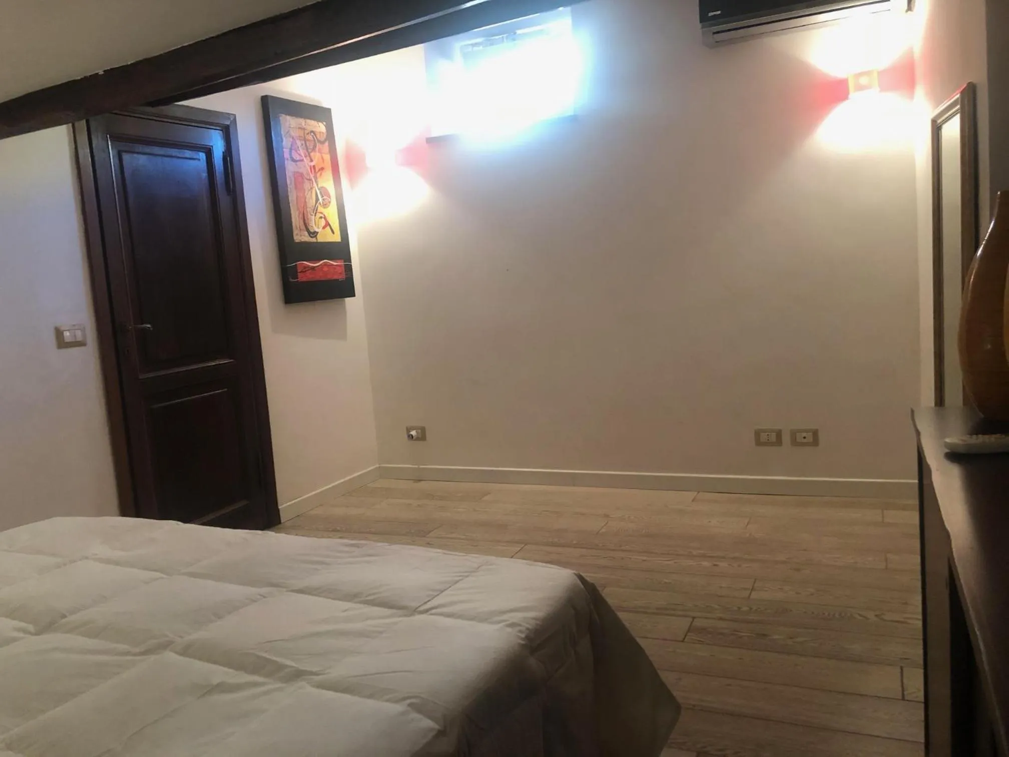 Photo of the whole room, Bed in CasaJusta Trastevere