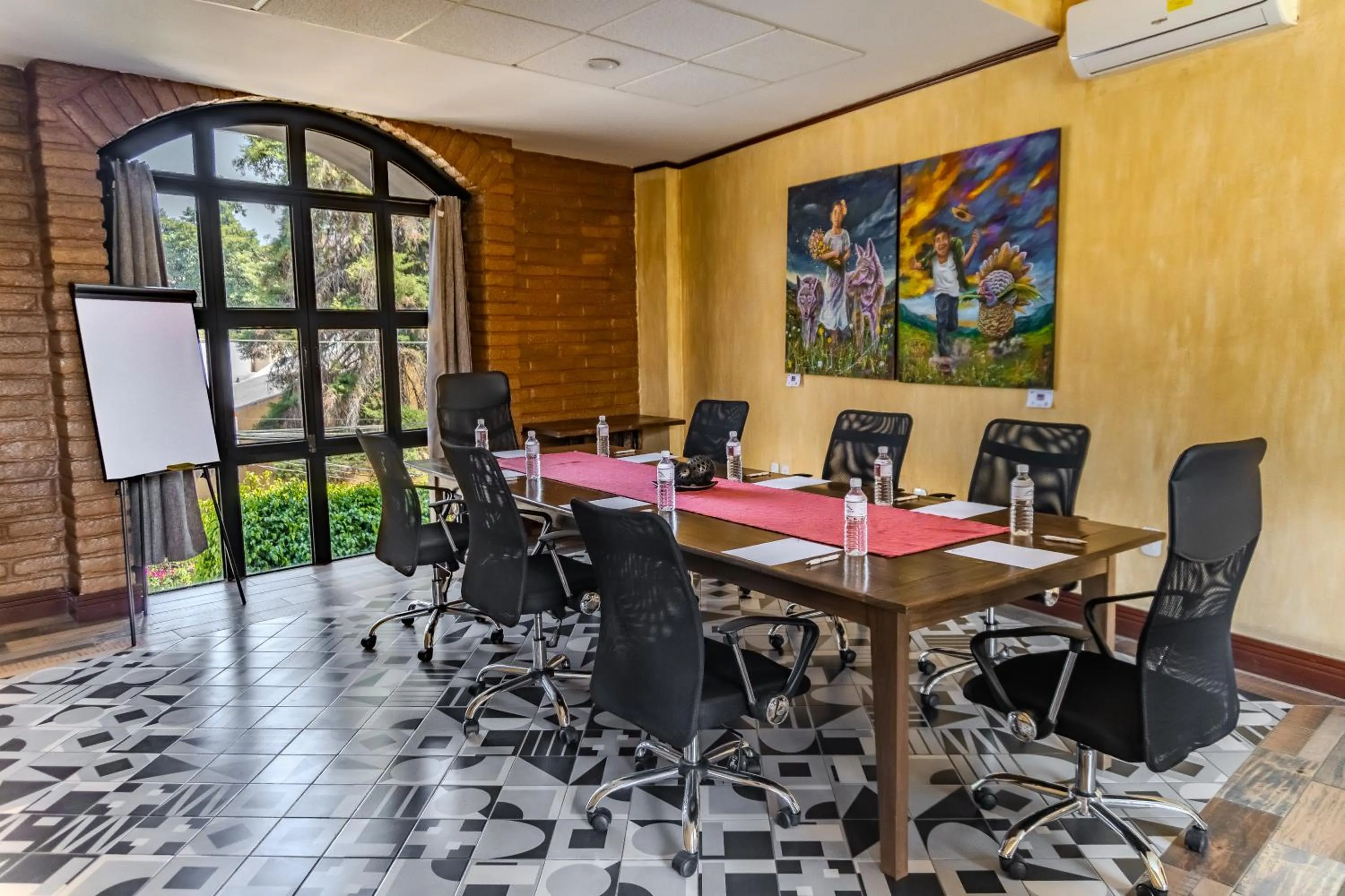 Meeting/conference room in Casa de Adobe Gallery & Luxury Boutique
