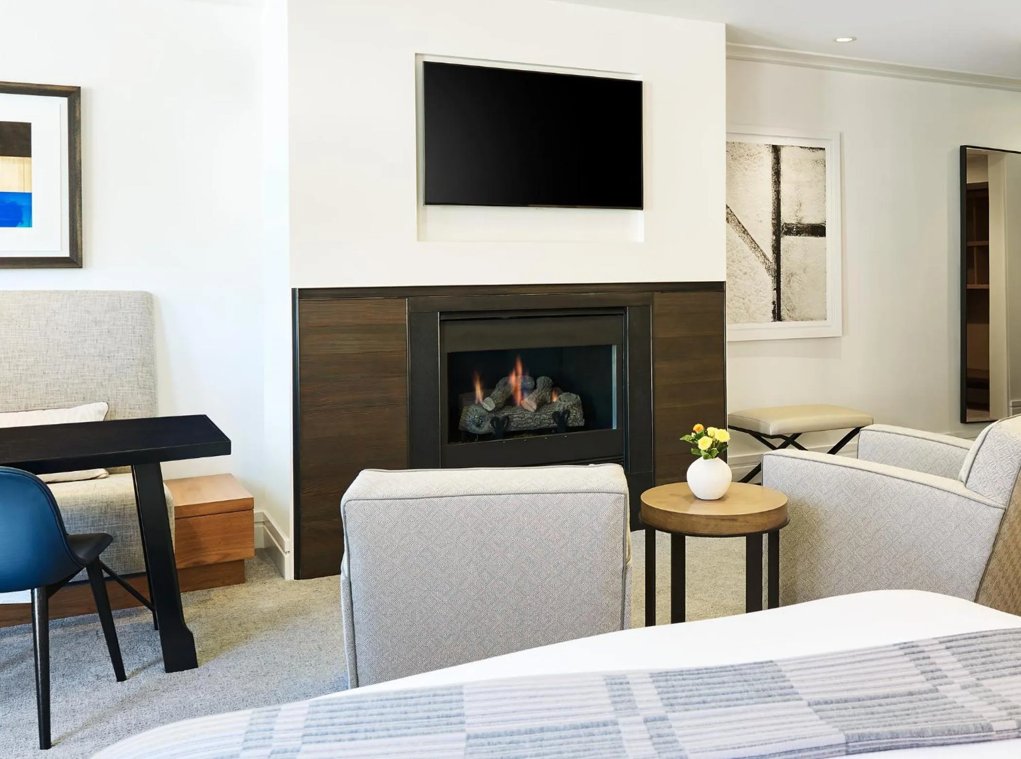 TV and multimedia in The Little Nell