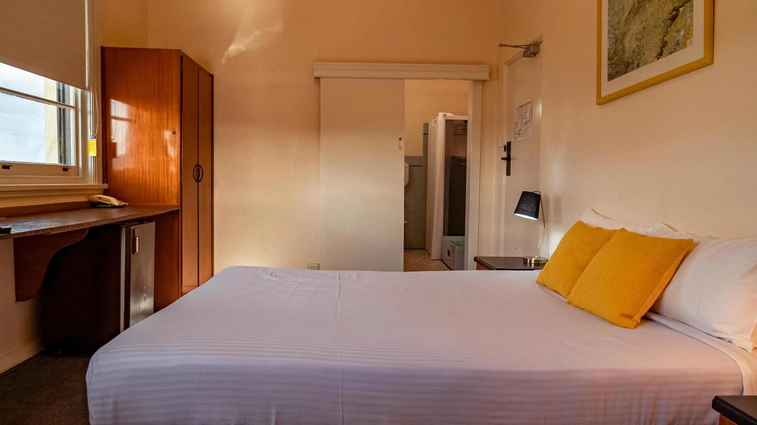 Bed in Hotel Renmark