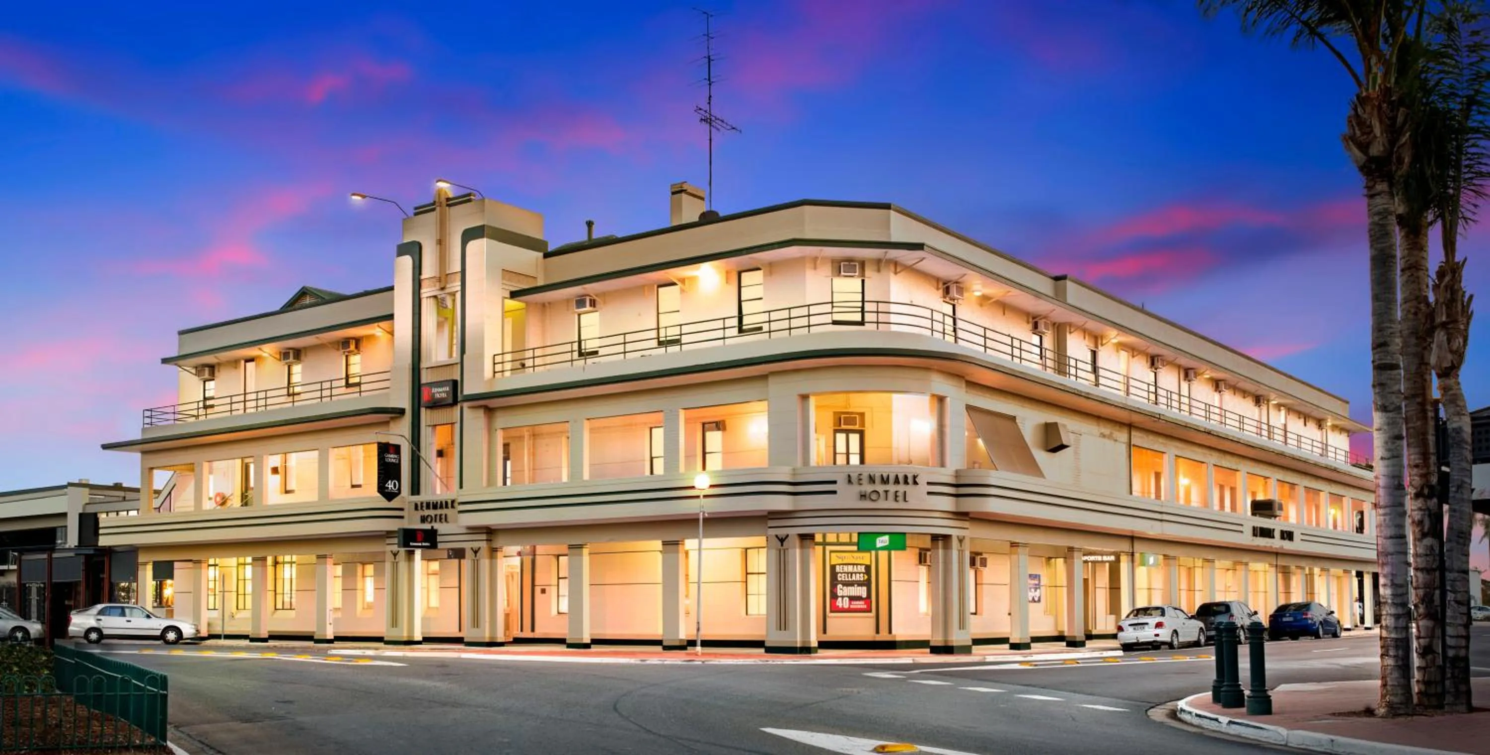 Property building in Hotel Renmark