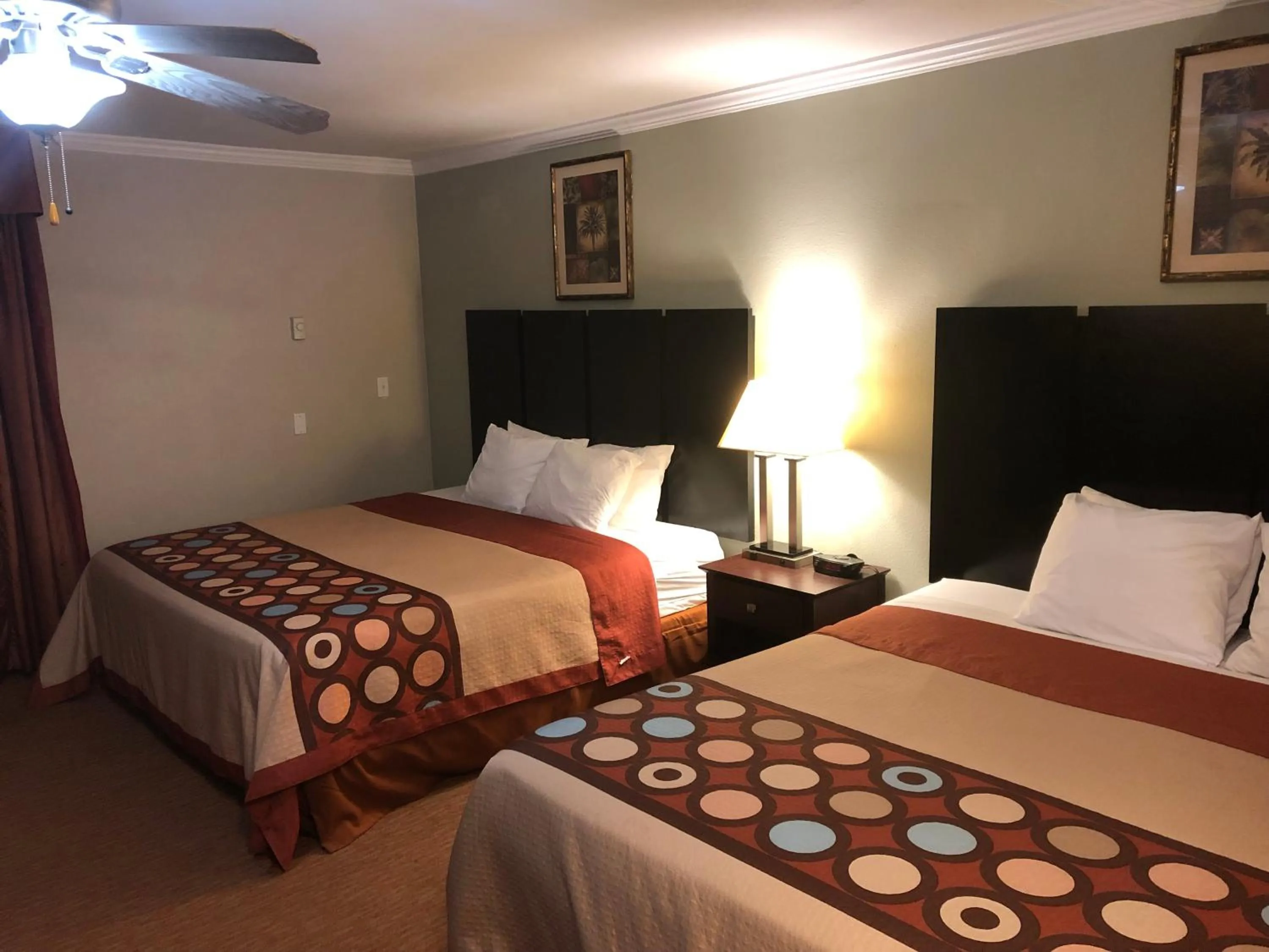 Bedroom, Bed in Global Inn