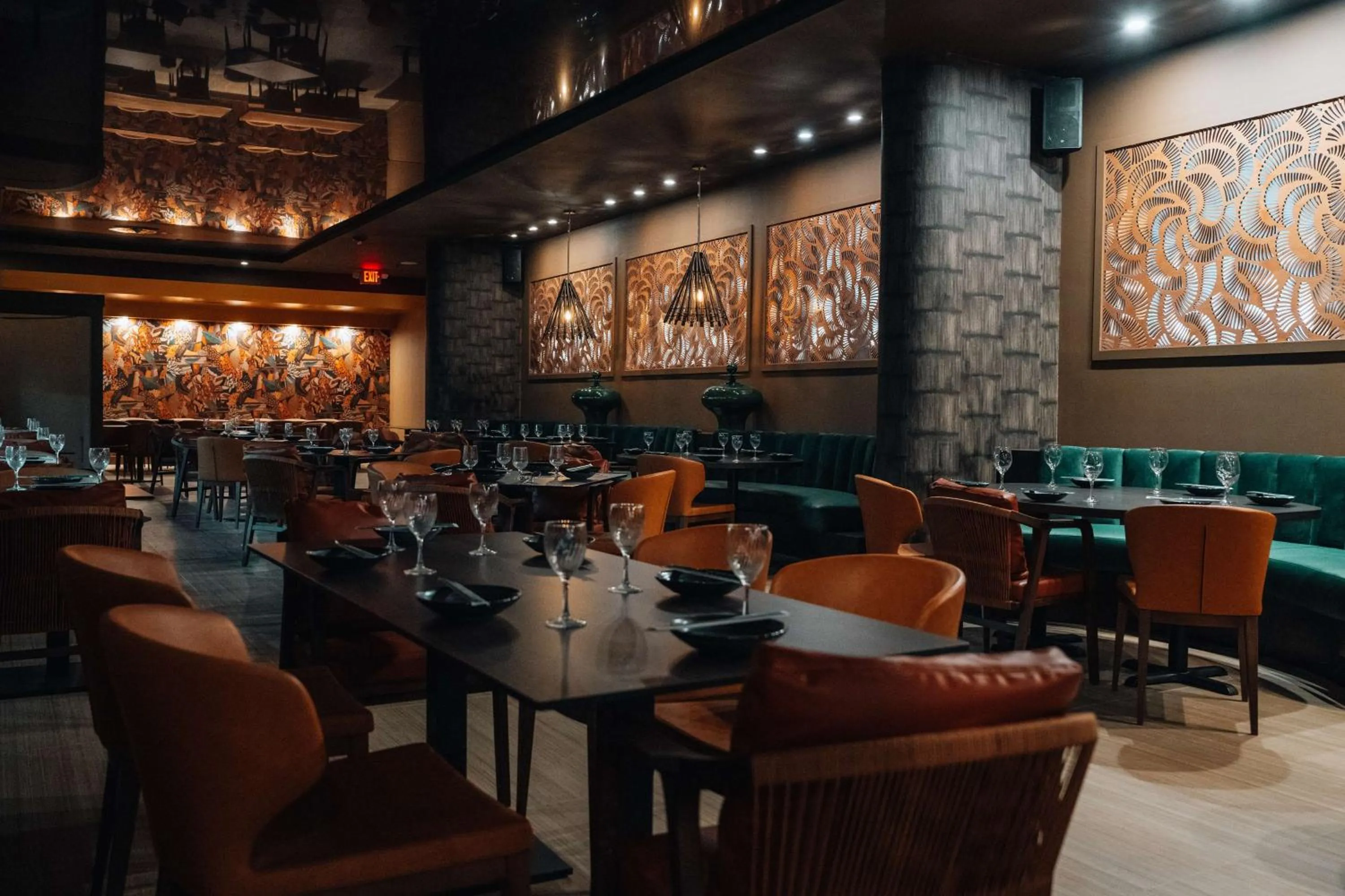 Restaurant/places to eat in DoubleTree by Hilton Grand Hotel Biscayne Bay