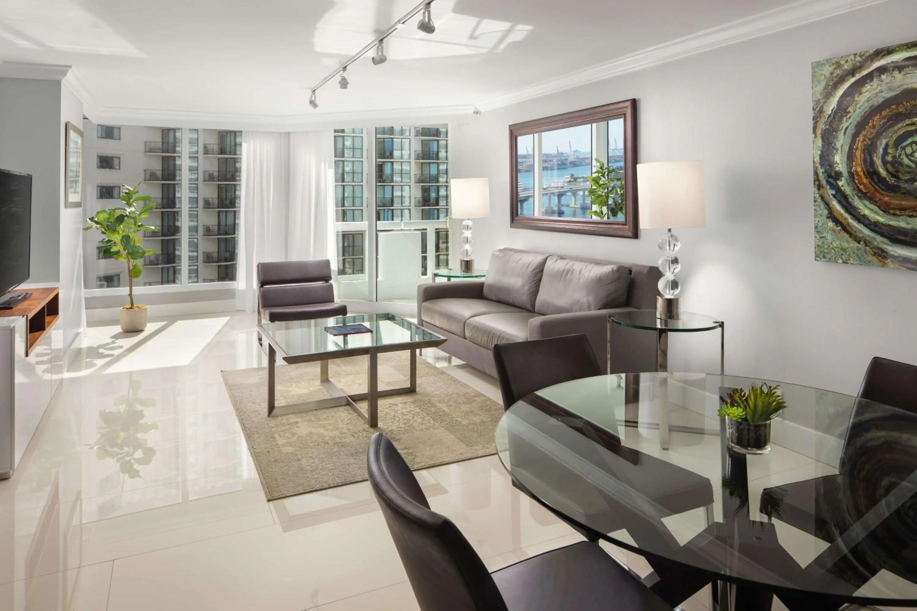 Living room in DoubleTree by Hilton Grand Hotel Biscayne Bay
