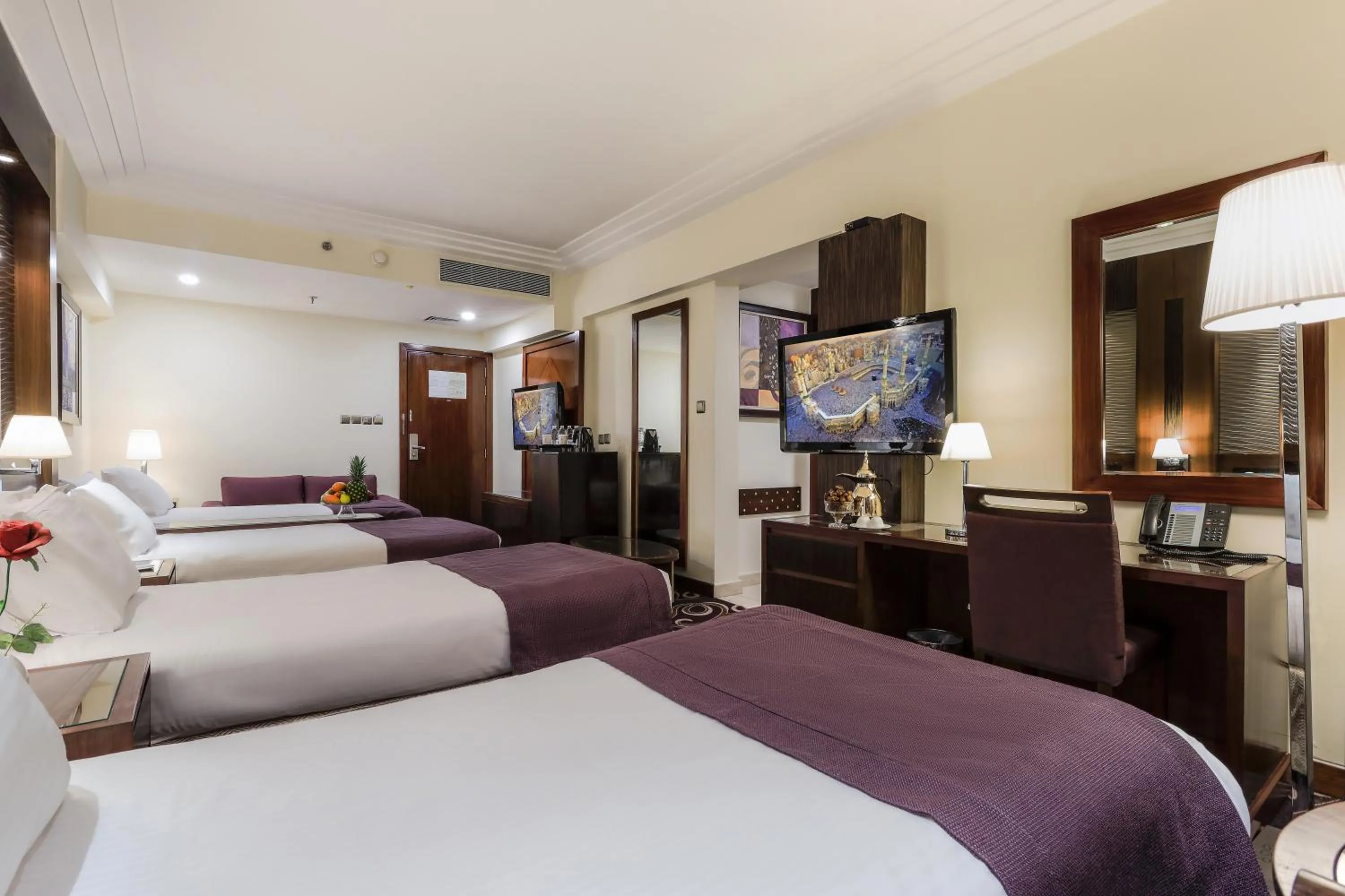 Photo of the whole room, Bed in Elaf Kinda Hotel