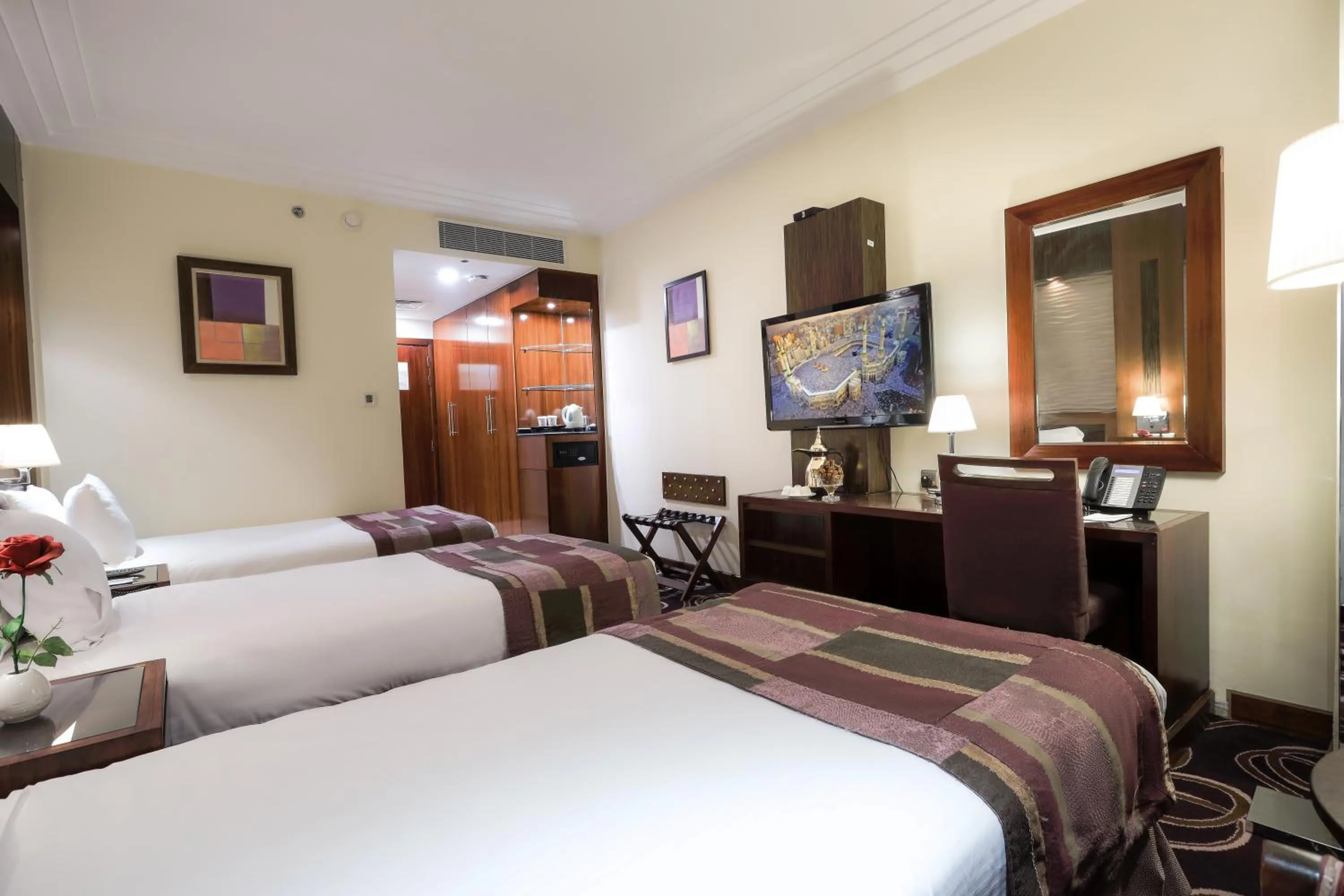 Photo of the whole room, Bed in Elaf Kinda Hotel