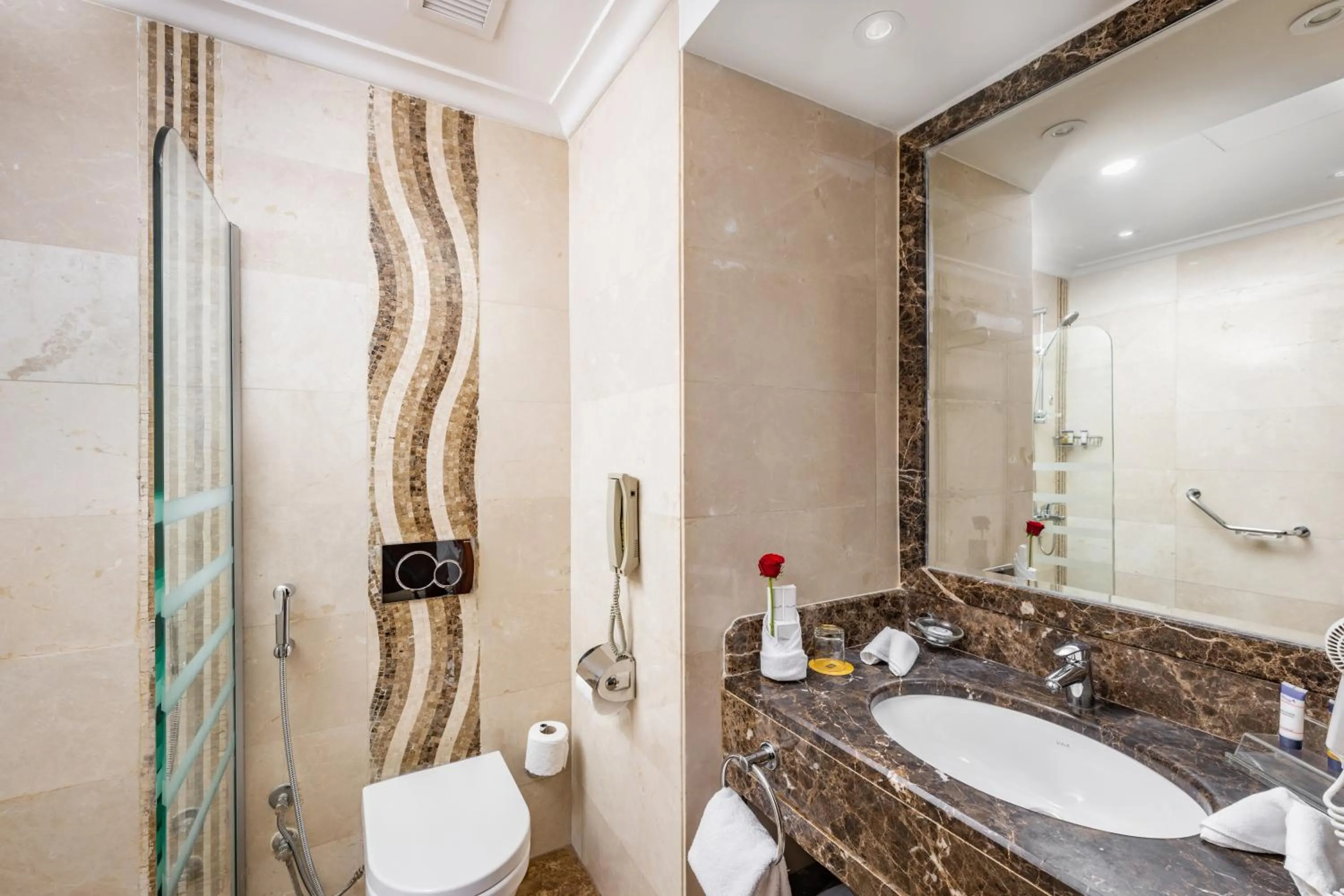 Bathroom in Elaf Kinda Hotel