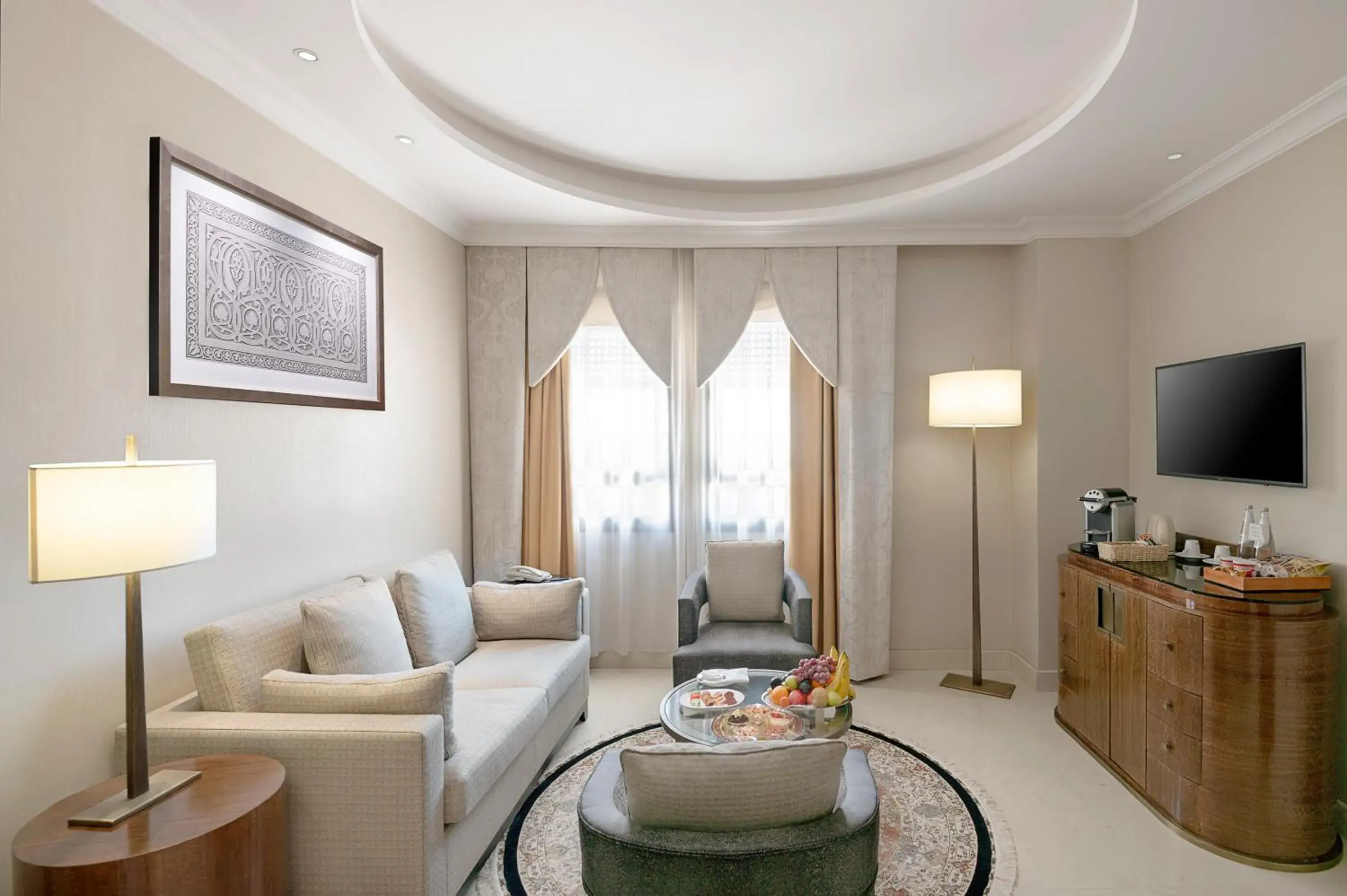 Junior Suite with Partial Haram View in The Oberoi Madina المدينة أوبروي Junior Suite with Partial Haram View in The Oberoi Madina المدينة أوبروي