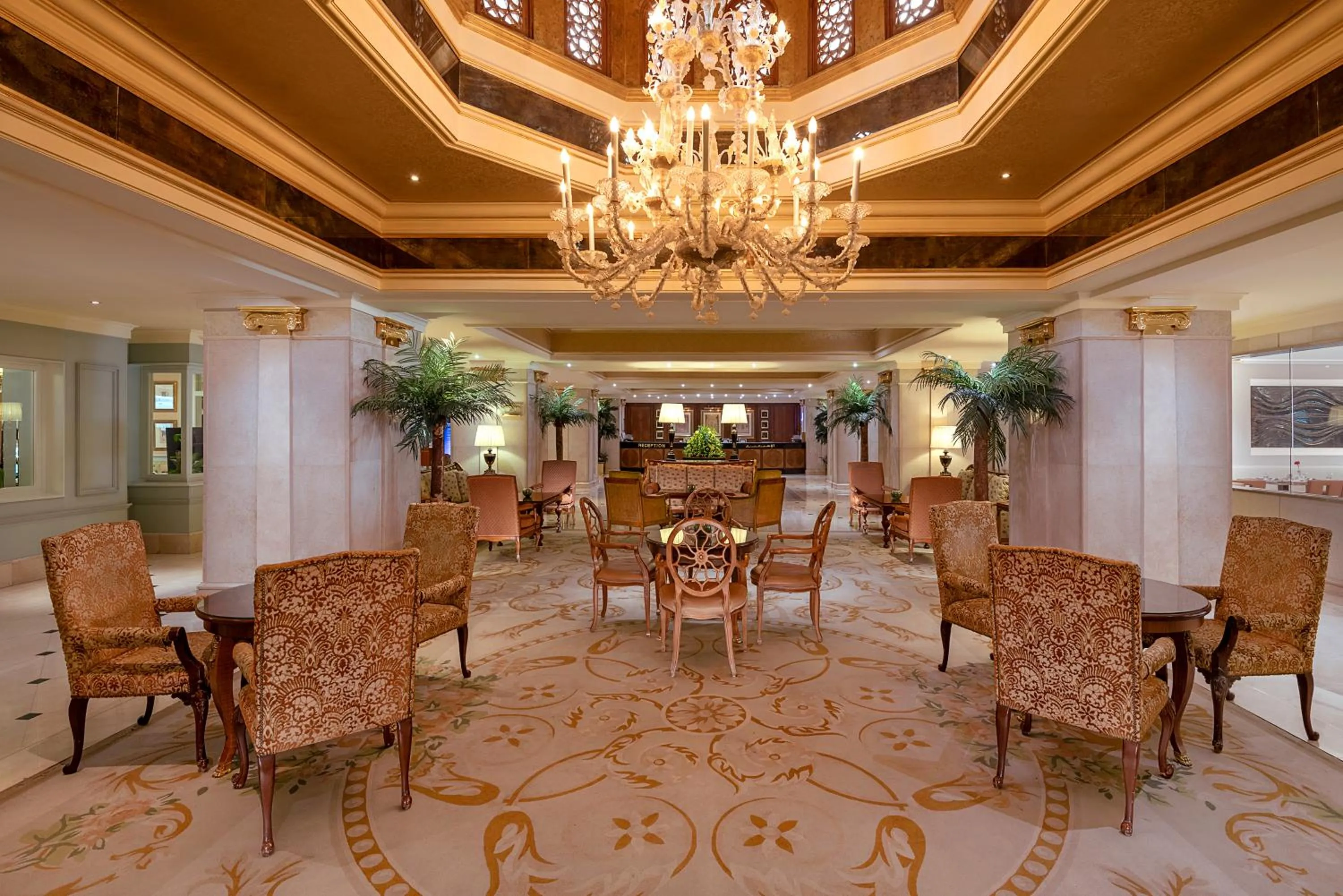 Lobby or reception in The Oberoi Madina المدينة أوبروي