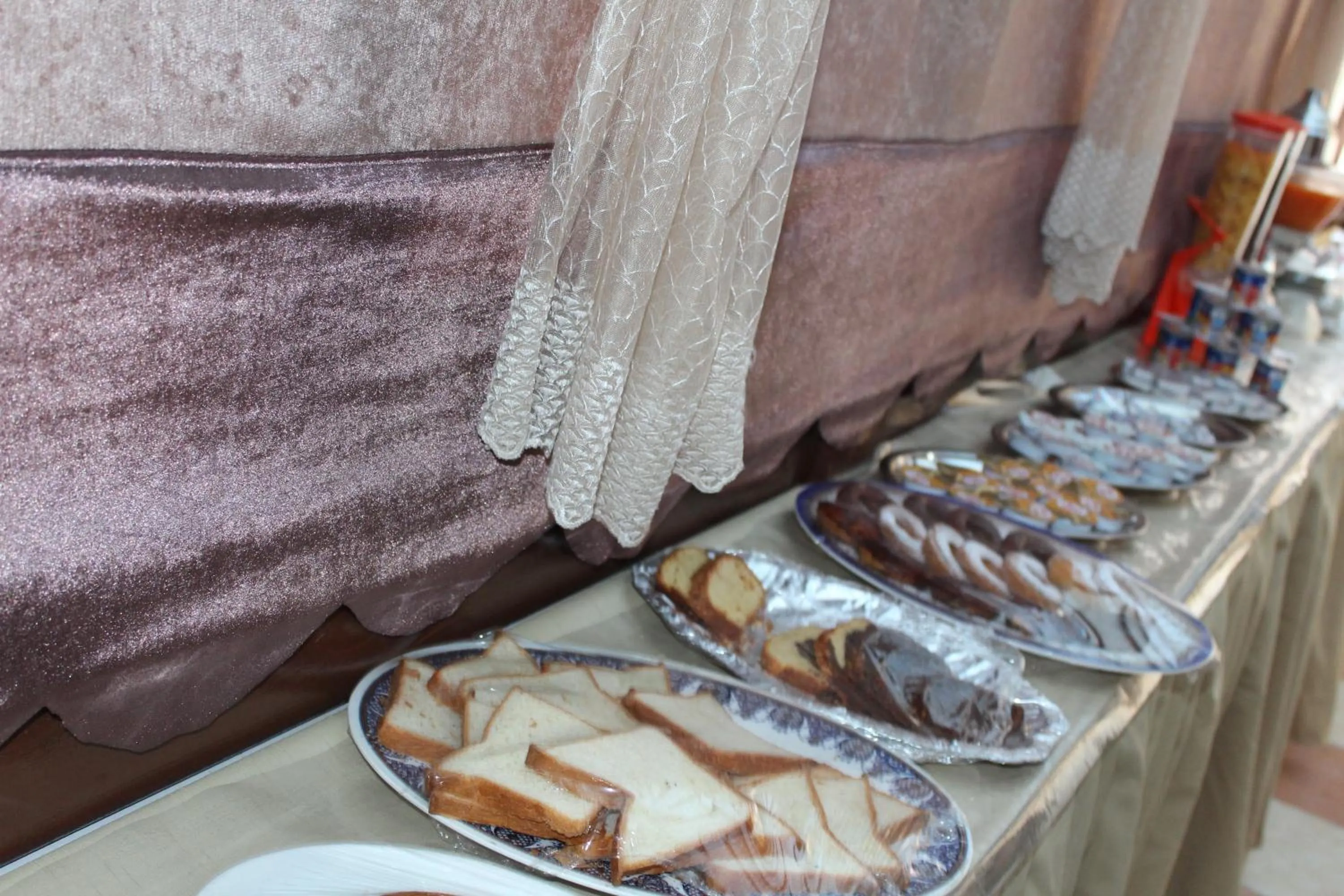 Restaurant/places to eat in Osiris Hotel Cairo