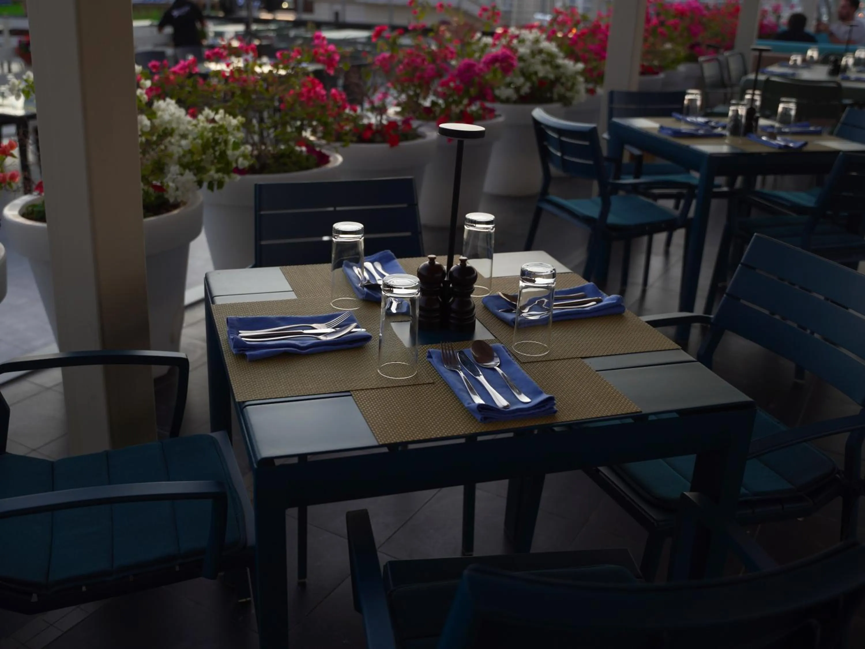 Restaurant/places to eat in Golden Tulip Muscat