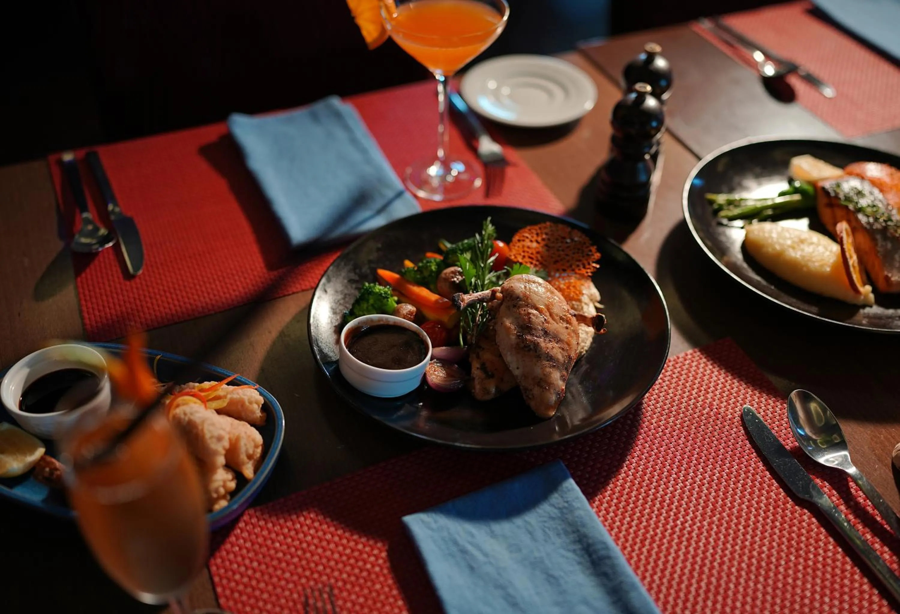 Restaurant/places to eat in Golden Tulip Muscat