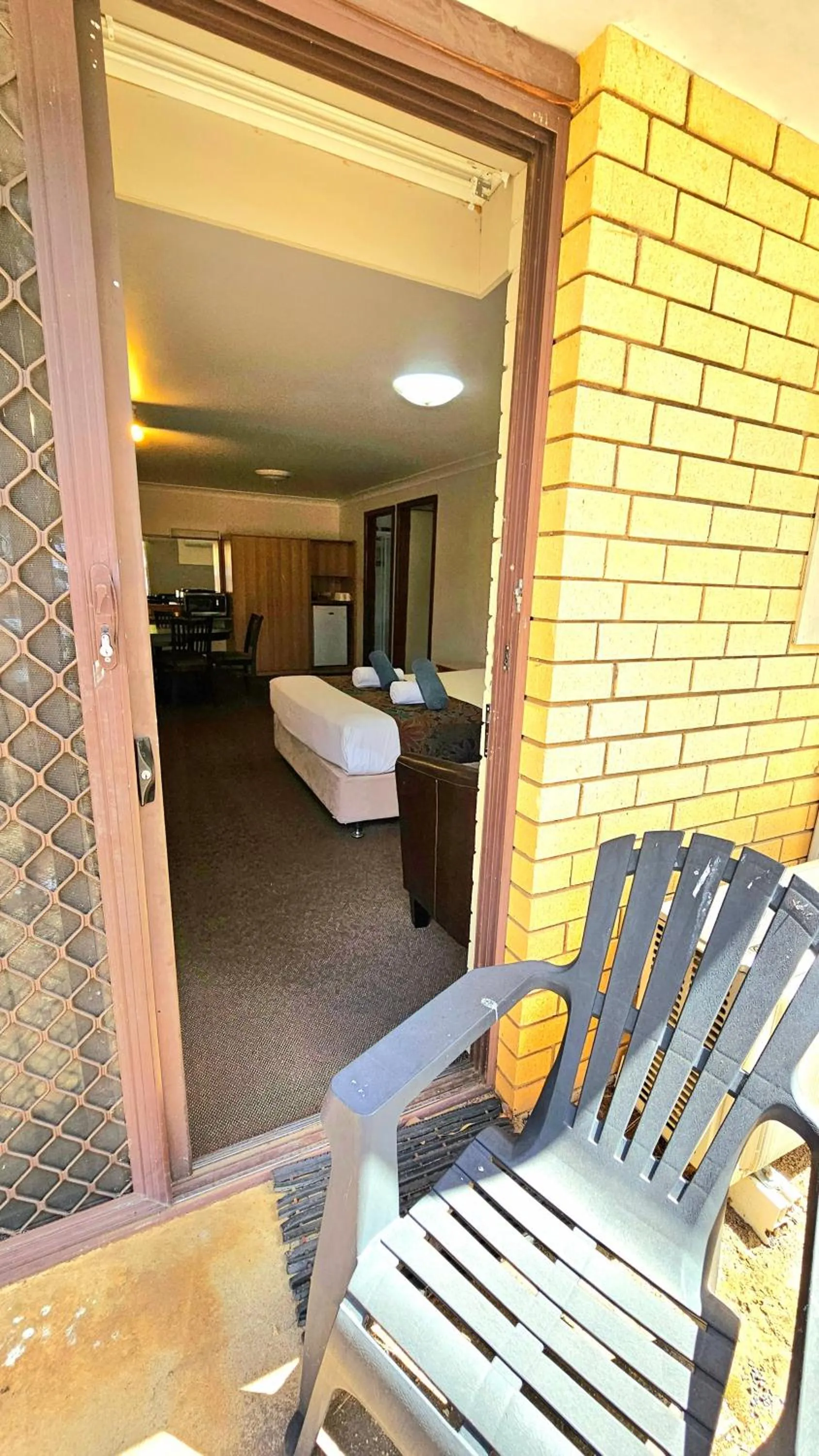 Seating area in Hilltops Retreat Motor Inn