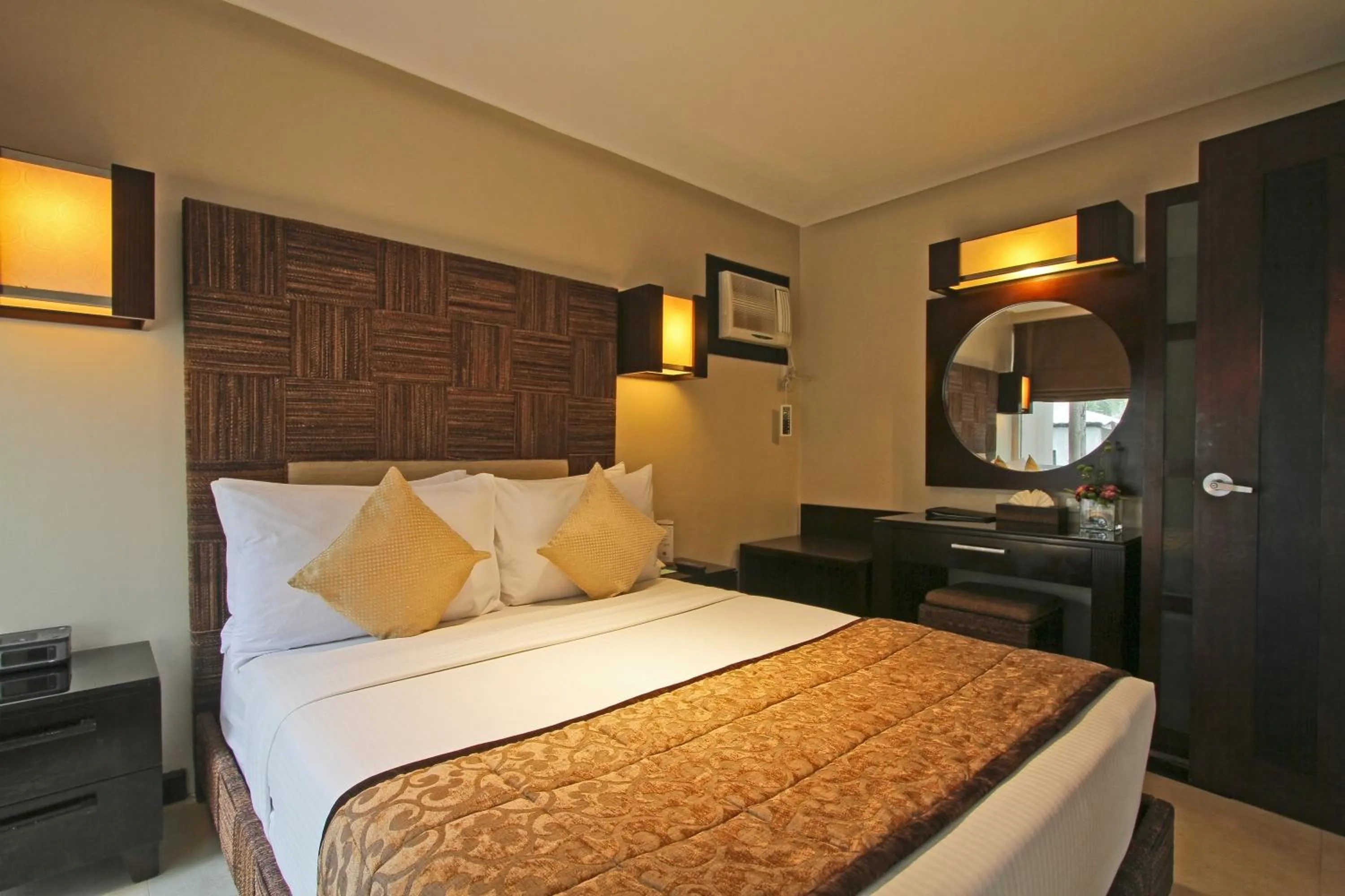 Bed in Two Seasons Boracay Resort