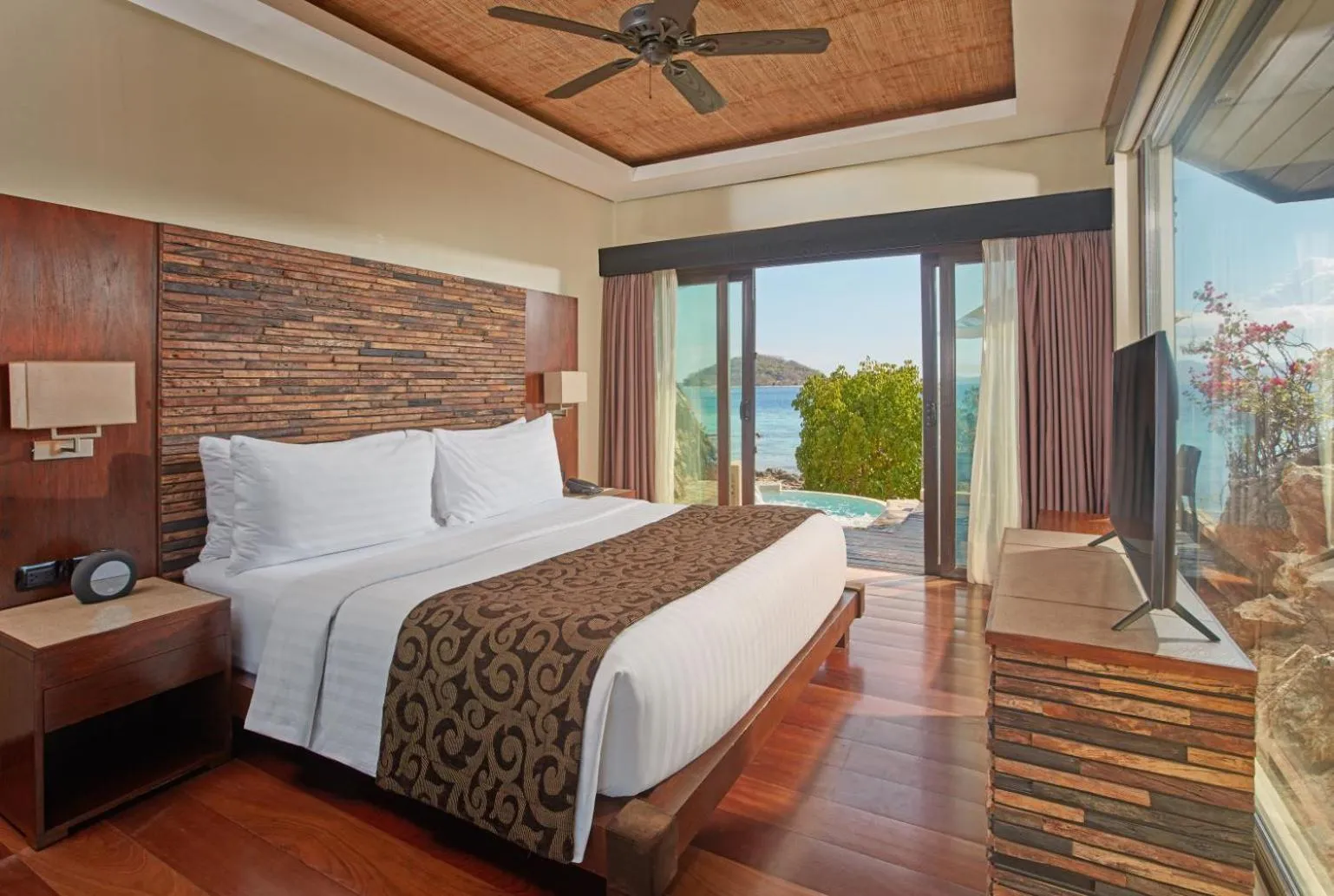 Bed in Two Seasons Coron Island Resort