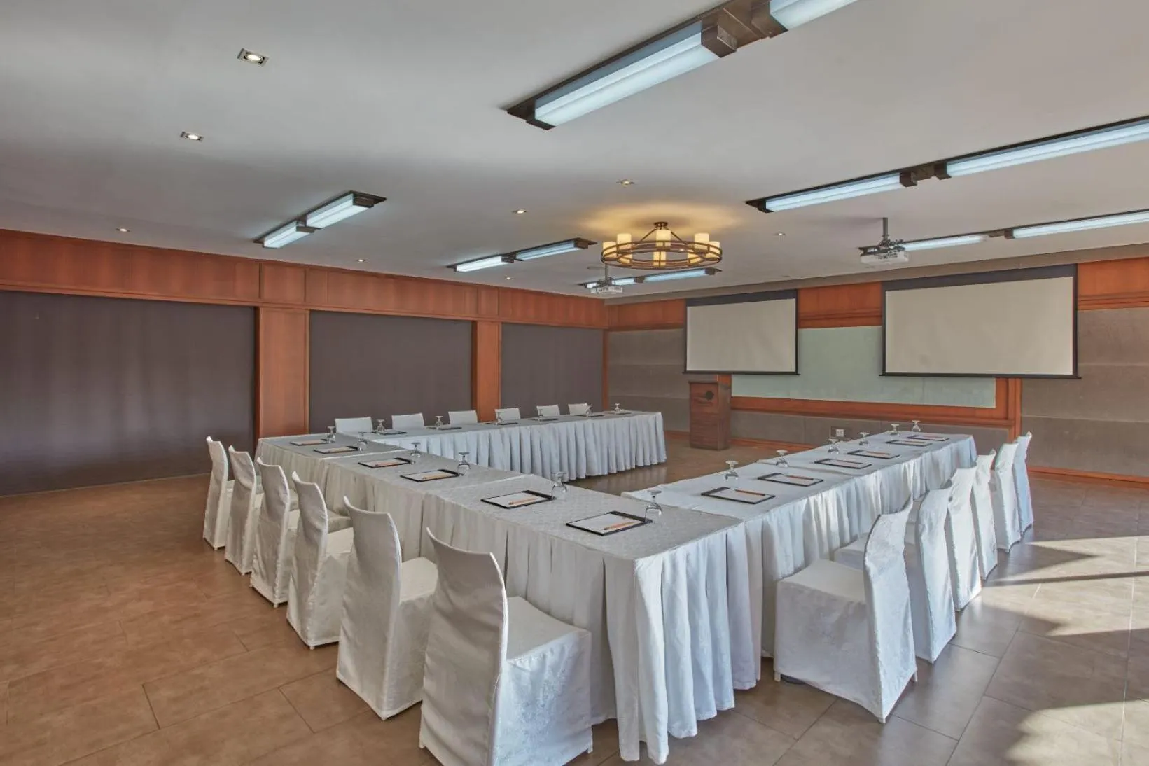 Meeting/conference room in Two Seasons Coron Island Resort