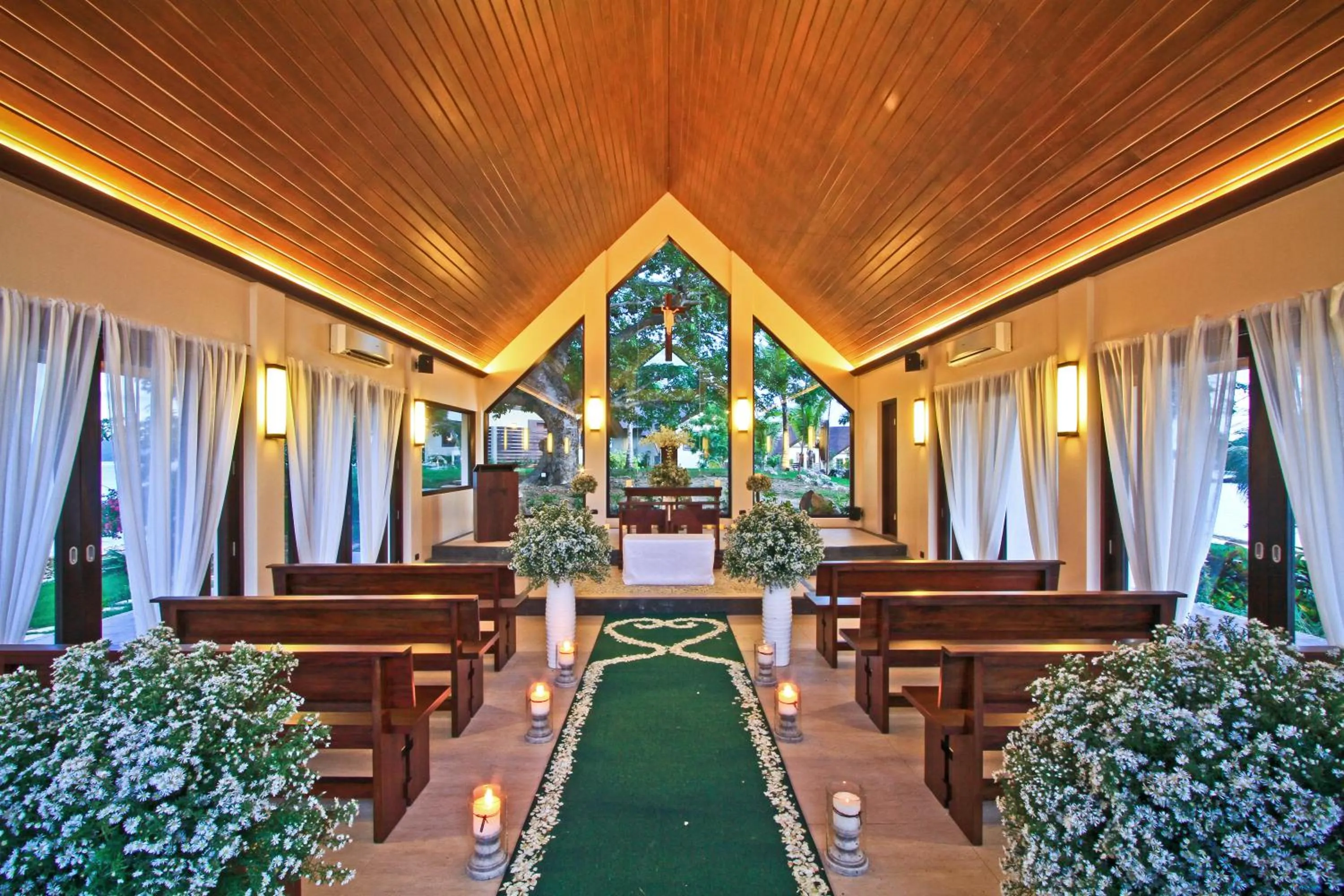 Facade/entrance in Two Seasons Coron Island Resort