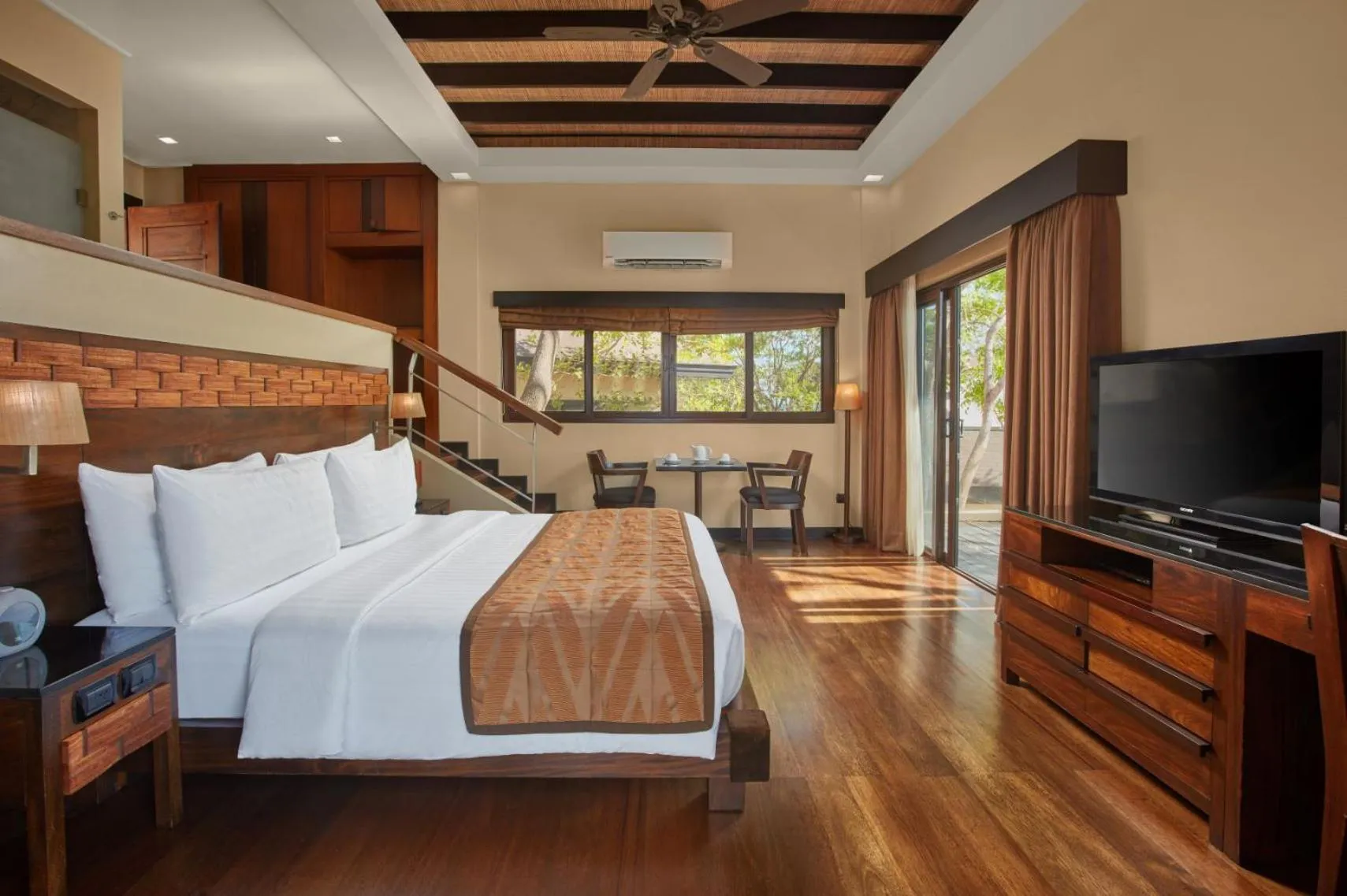 Bed in Two Seasons Coron Island Resort