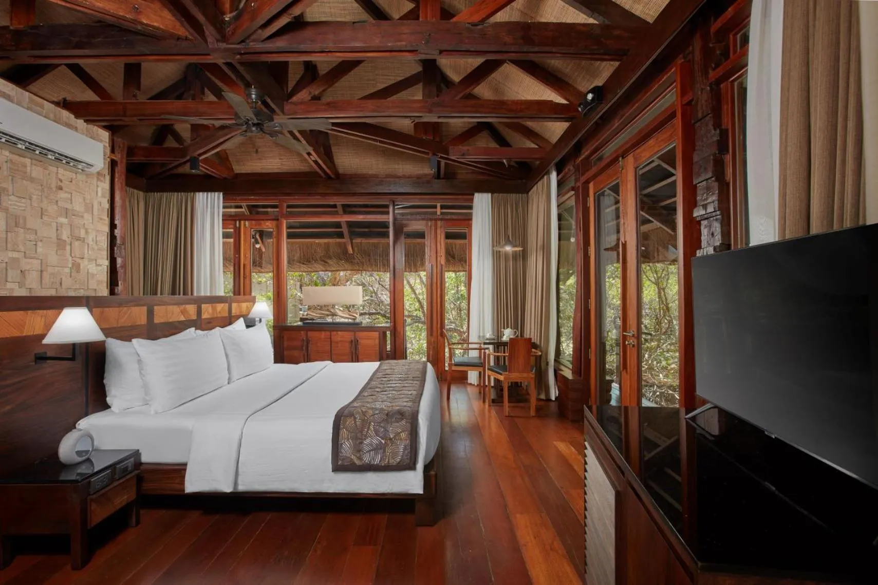 Bed in Two Seasons Coron Island Resort