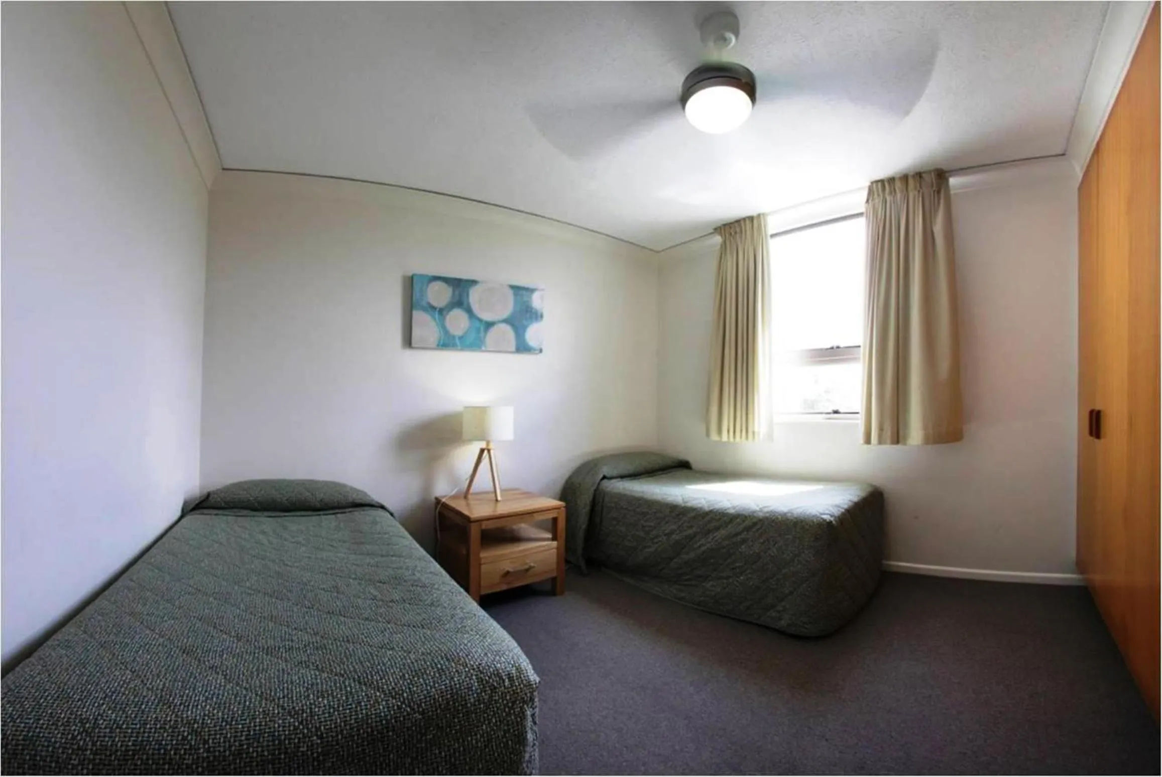 Photo of the whole room, Bed in Headland Tropicana Resort