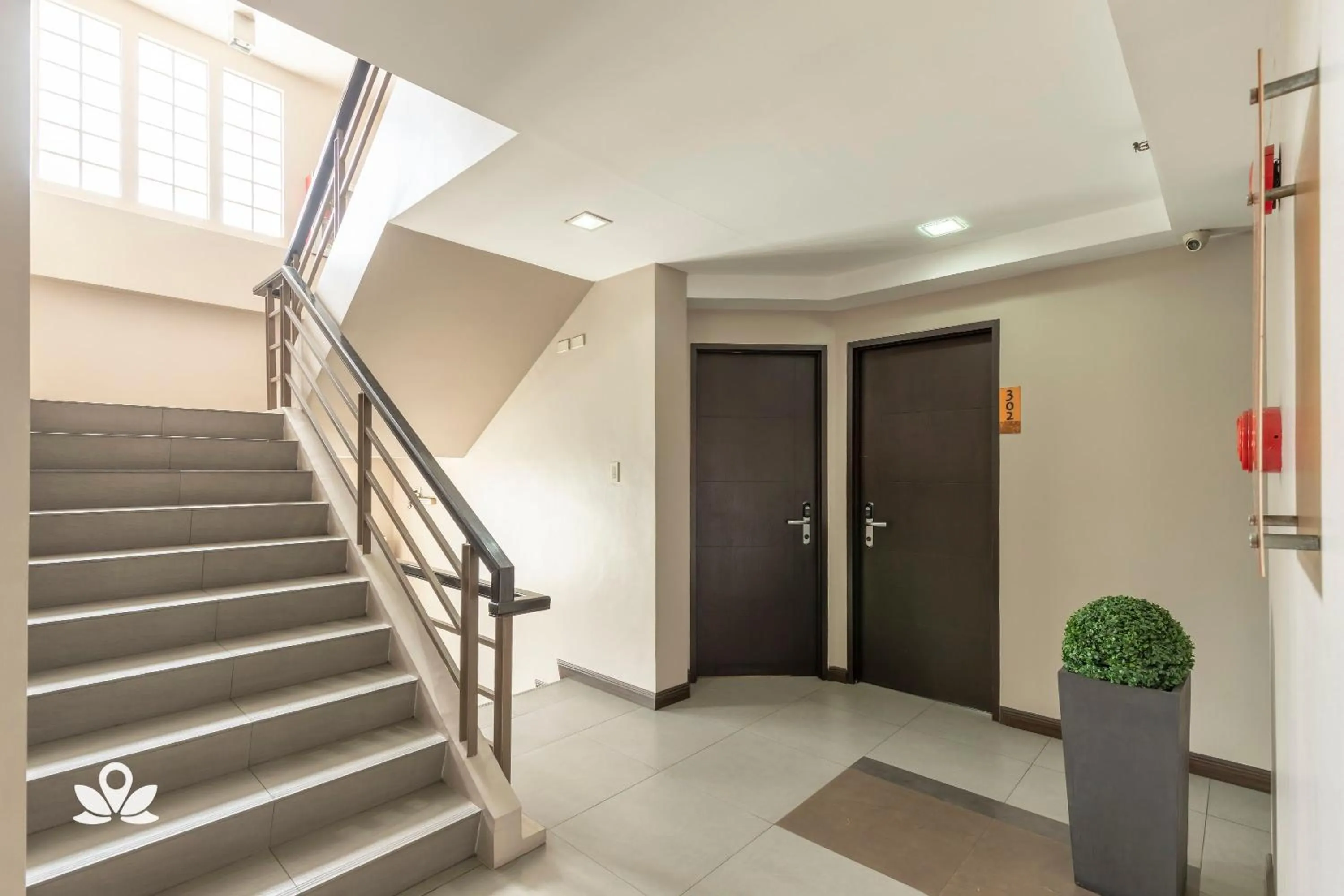 Property building in Lorenzzo Suites Hotel Makati