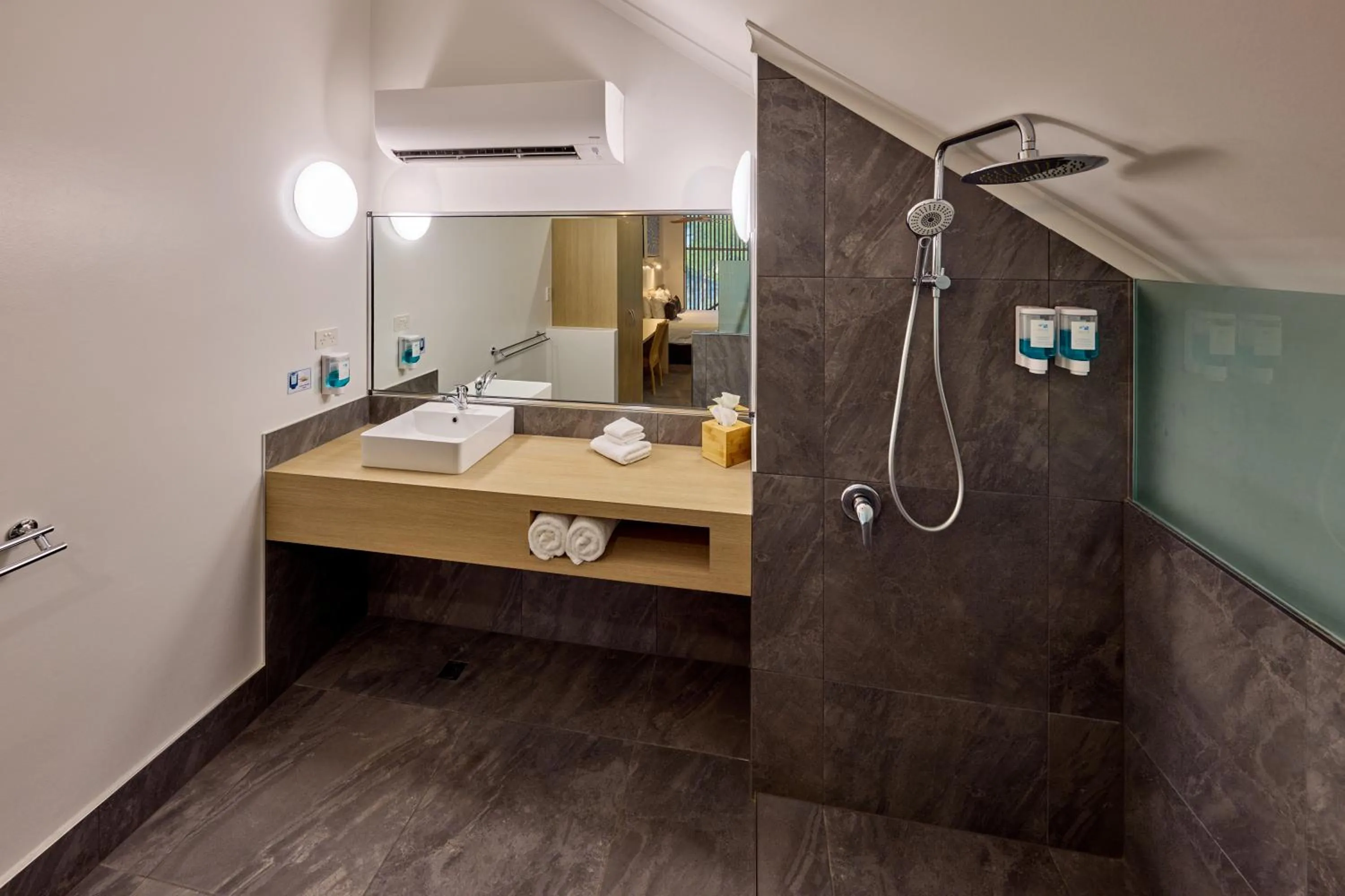 Castaways Resort & Spa On Mission Beach