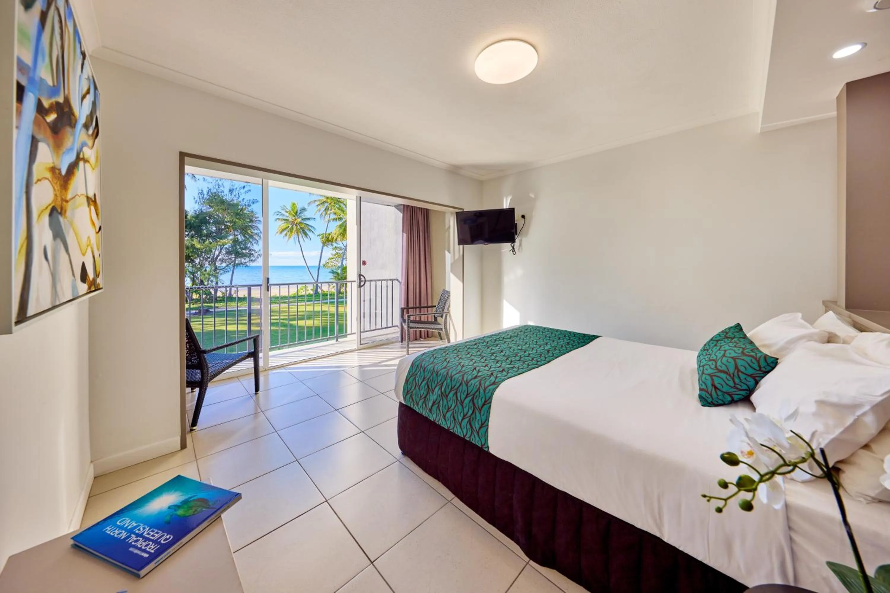 Bed in Castaways Resort & Spa On Mission Beach