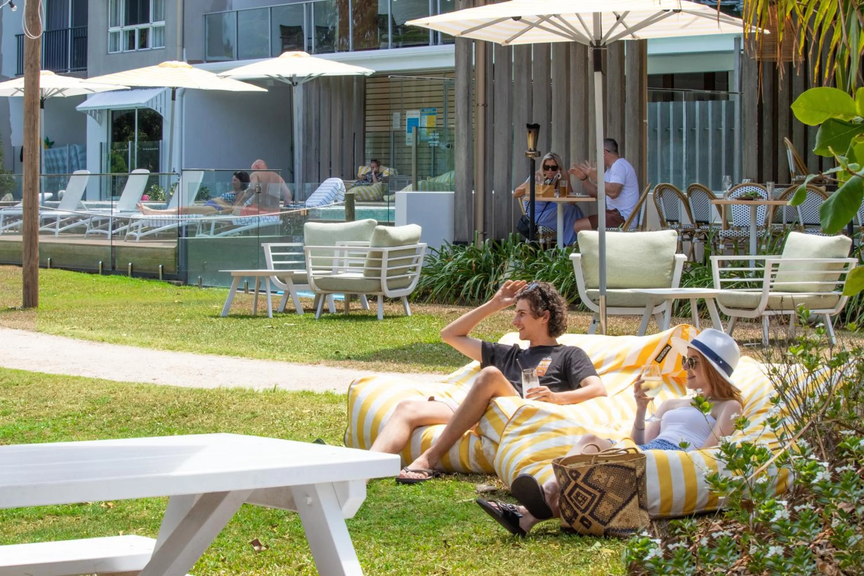 Restaurant/places to eat in Castaways Resort & Spa On Mission Beach