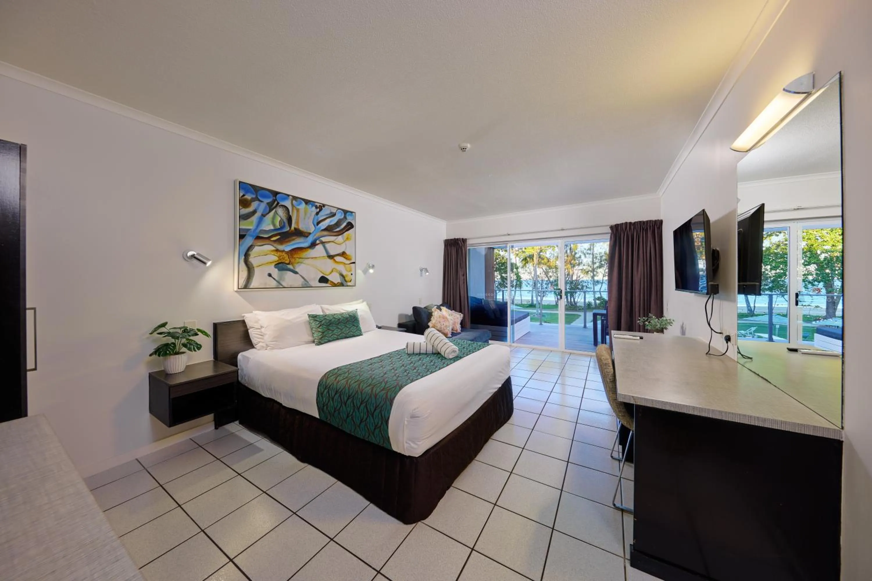 Bed in Castaways Resort & Spa On Mission Beach