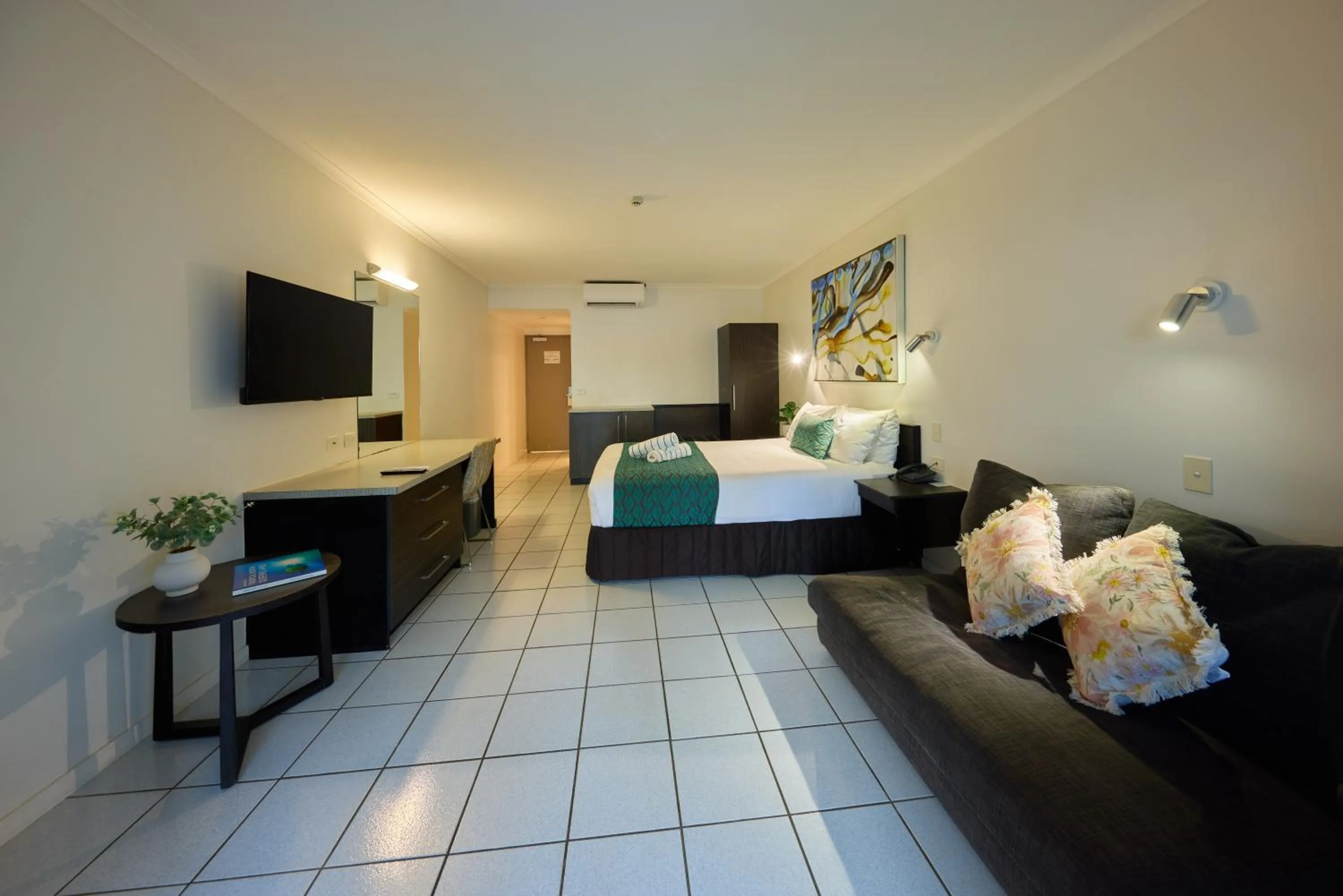 Bed in Castaways Resort & Spa On Mission Beach