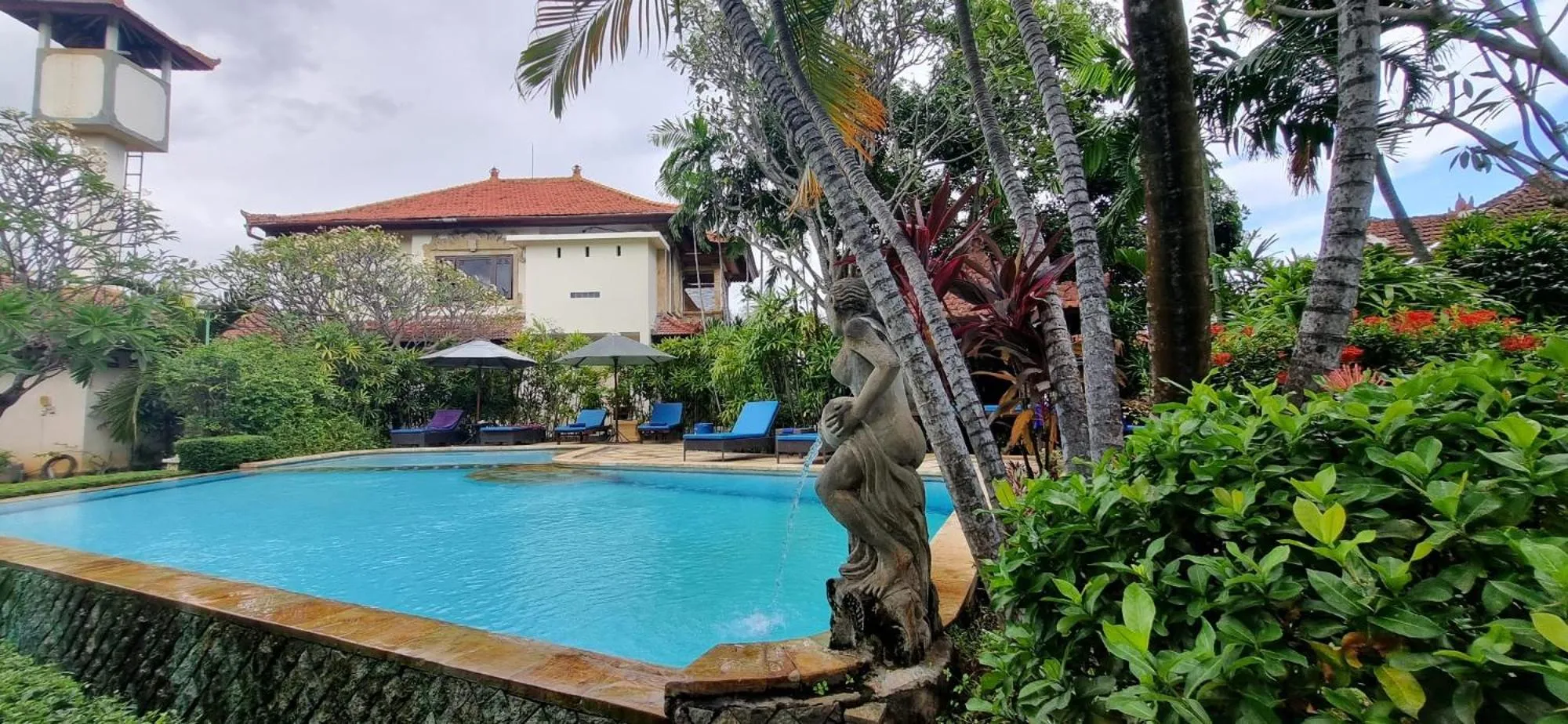 Swimming pool in Balinda Rooms & Villa