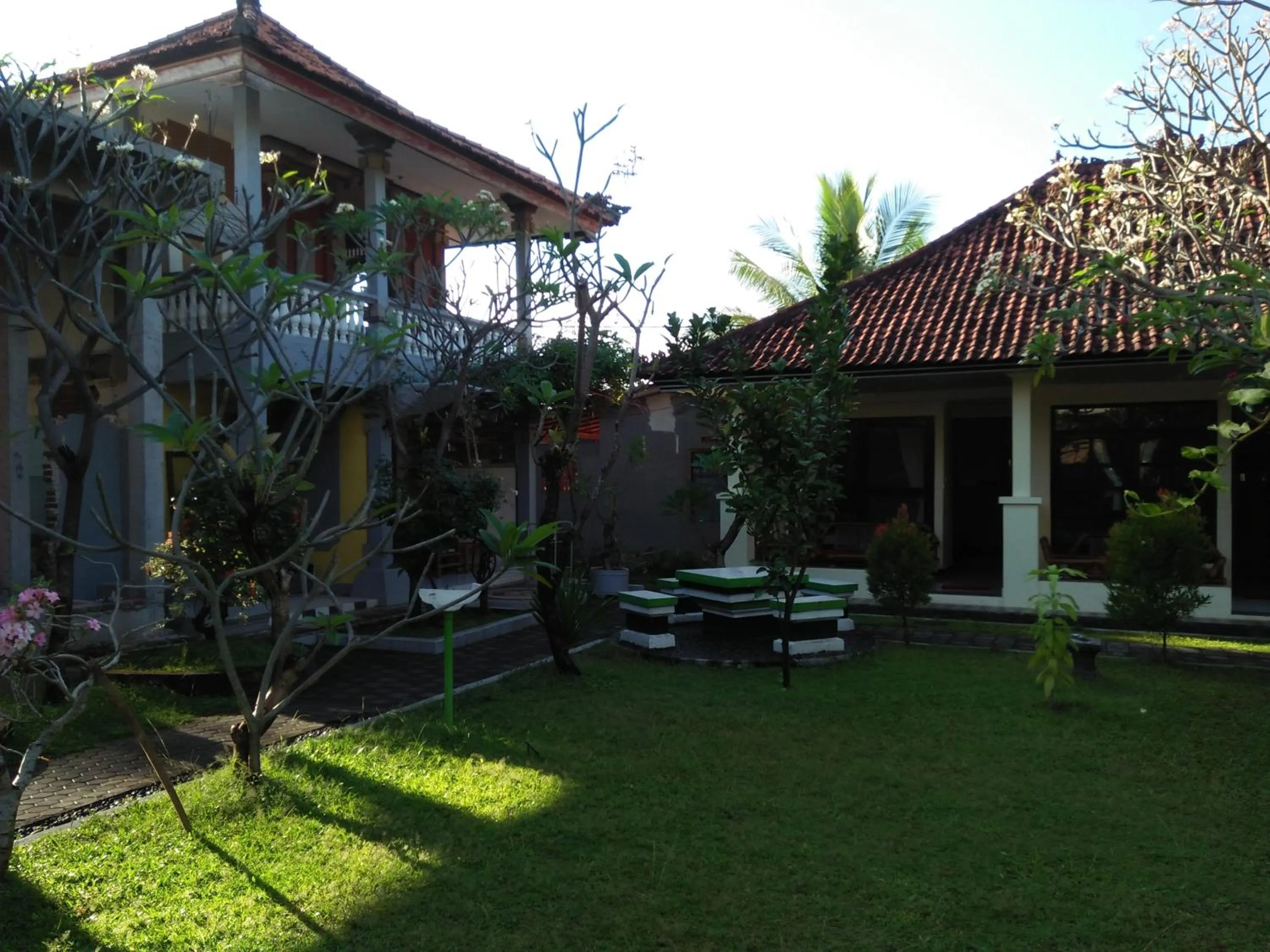Garden view in Puri Mandhara Lovina