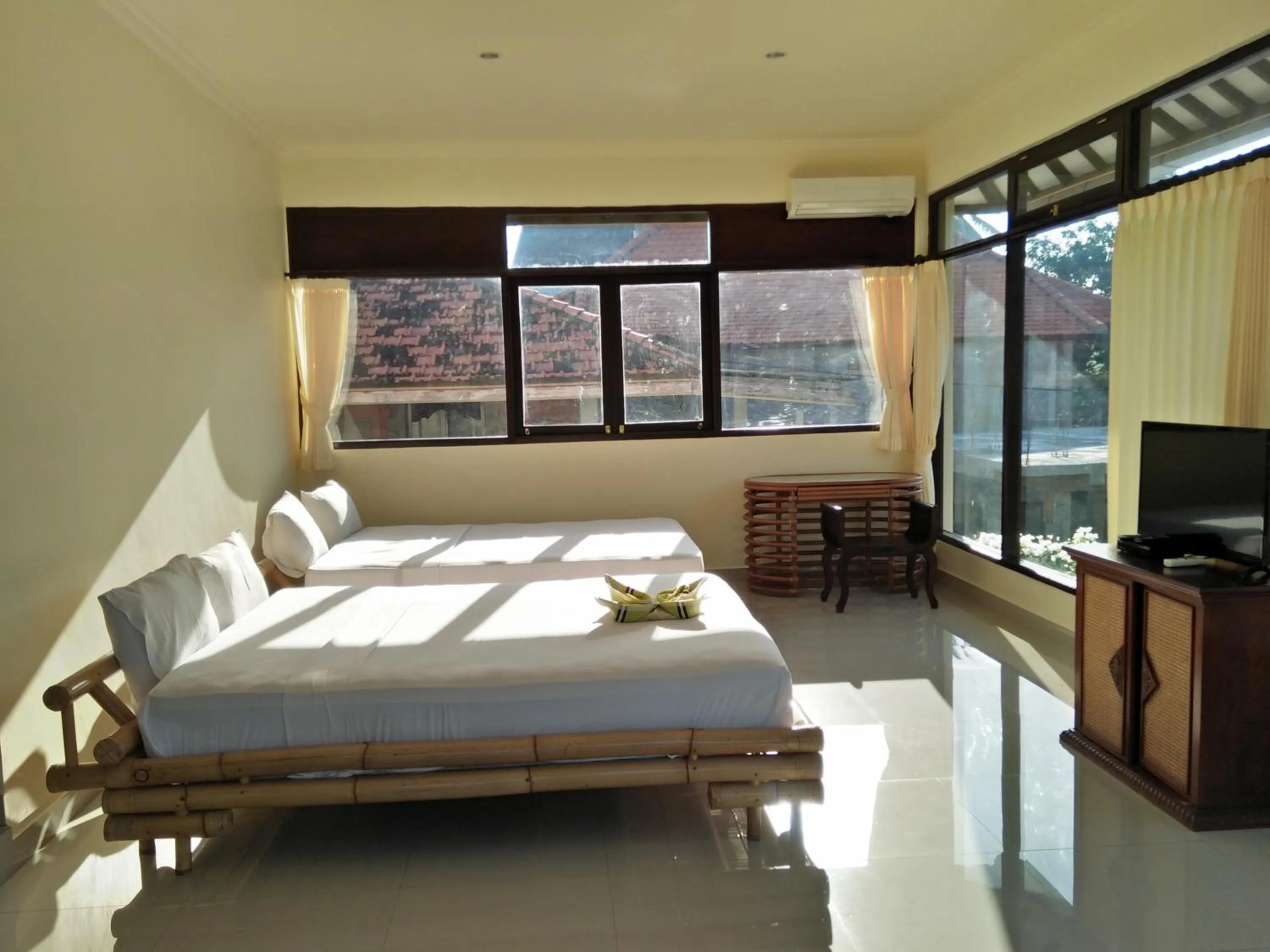 Bedroom, Bed in Puri Mandhara Lovina