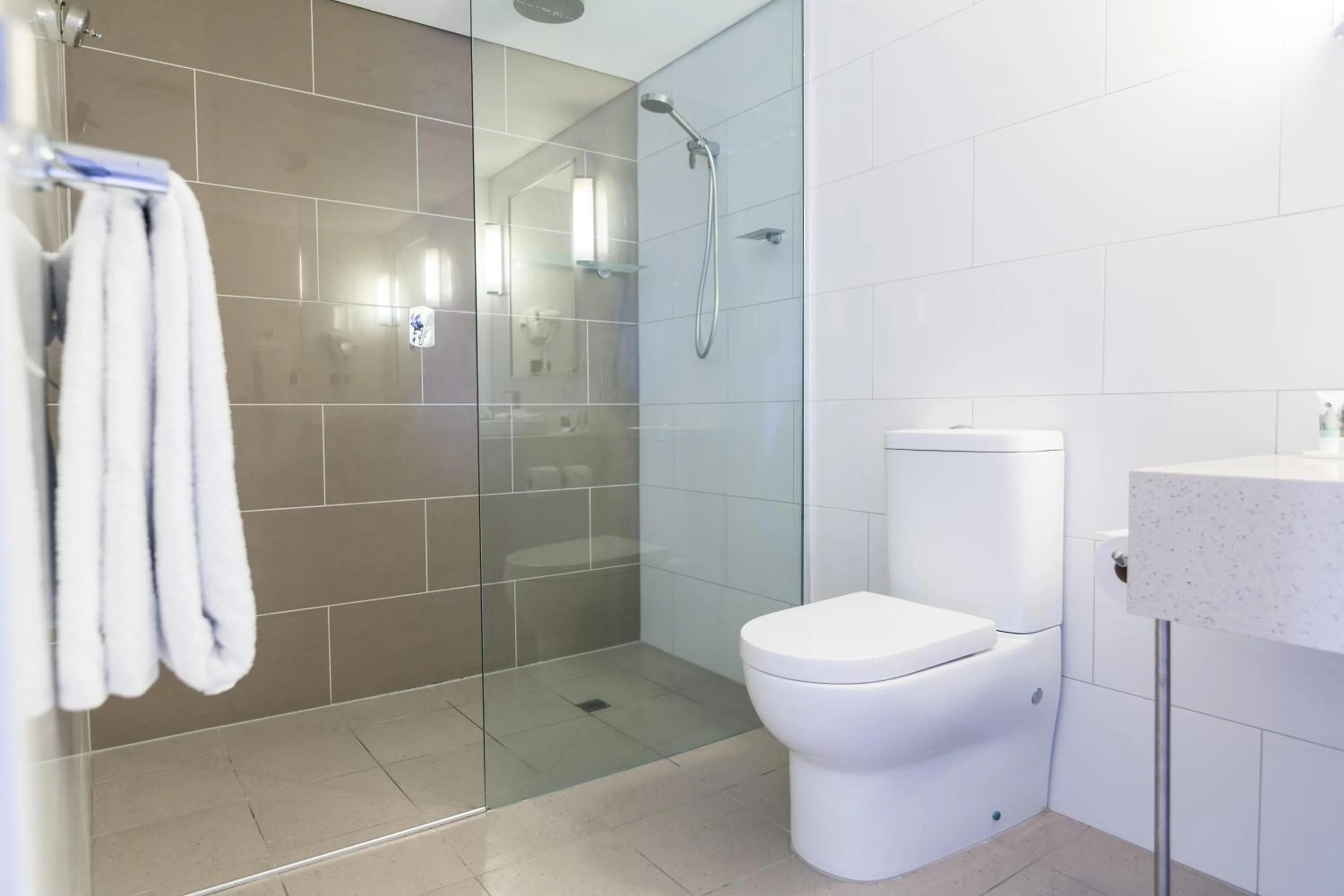 Bathroom in Mantra Gladstone