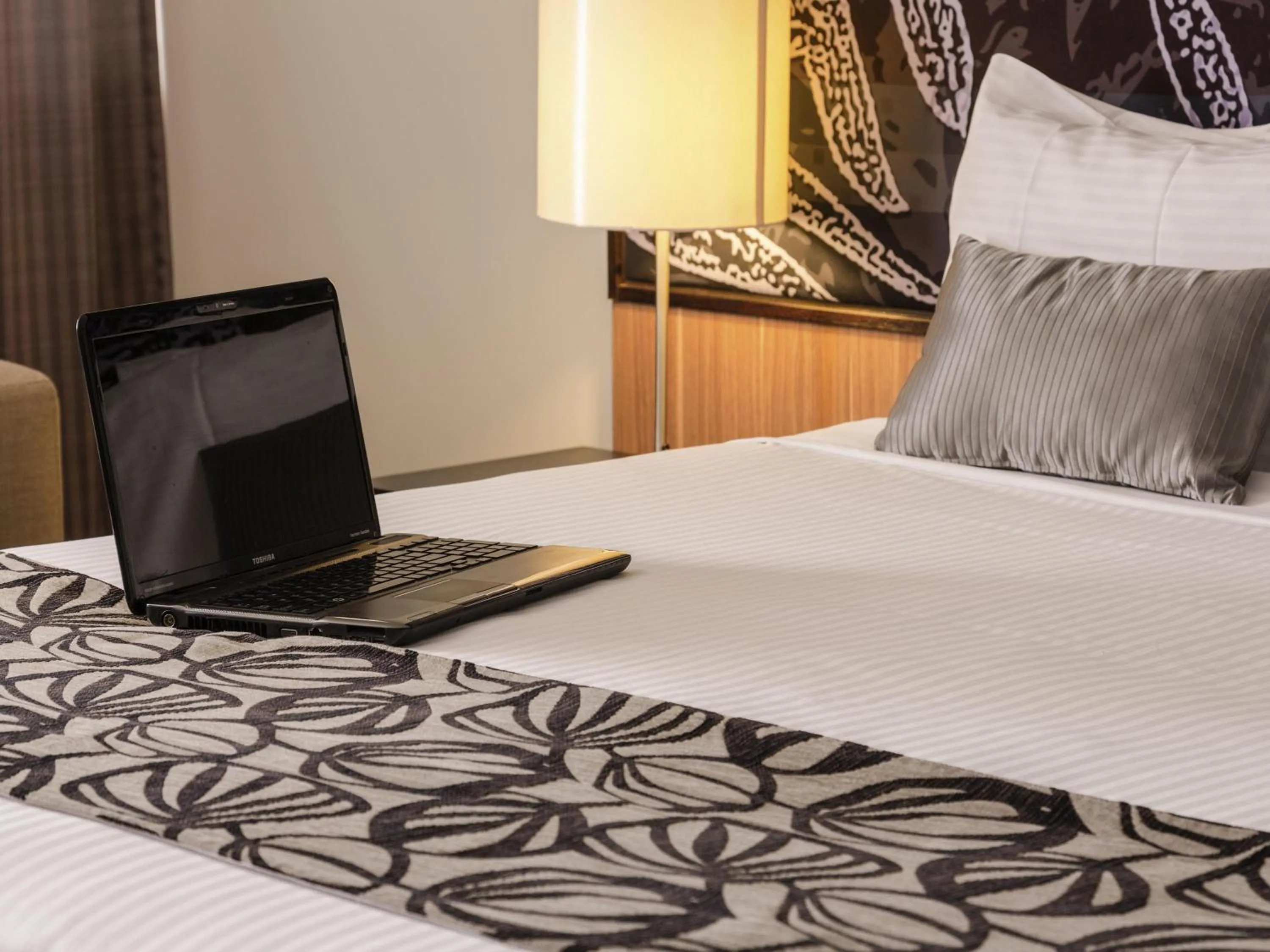 Business facilities, Bed in Mantra Gladstone