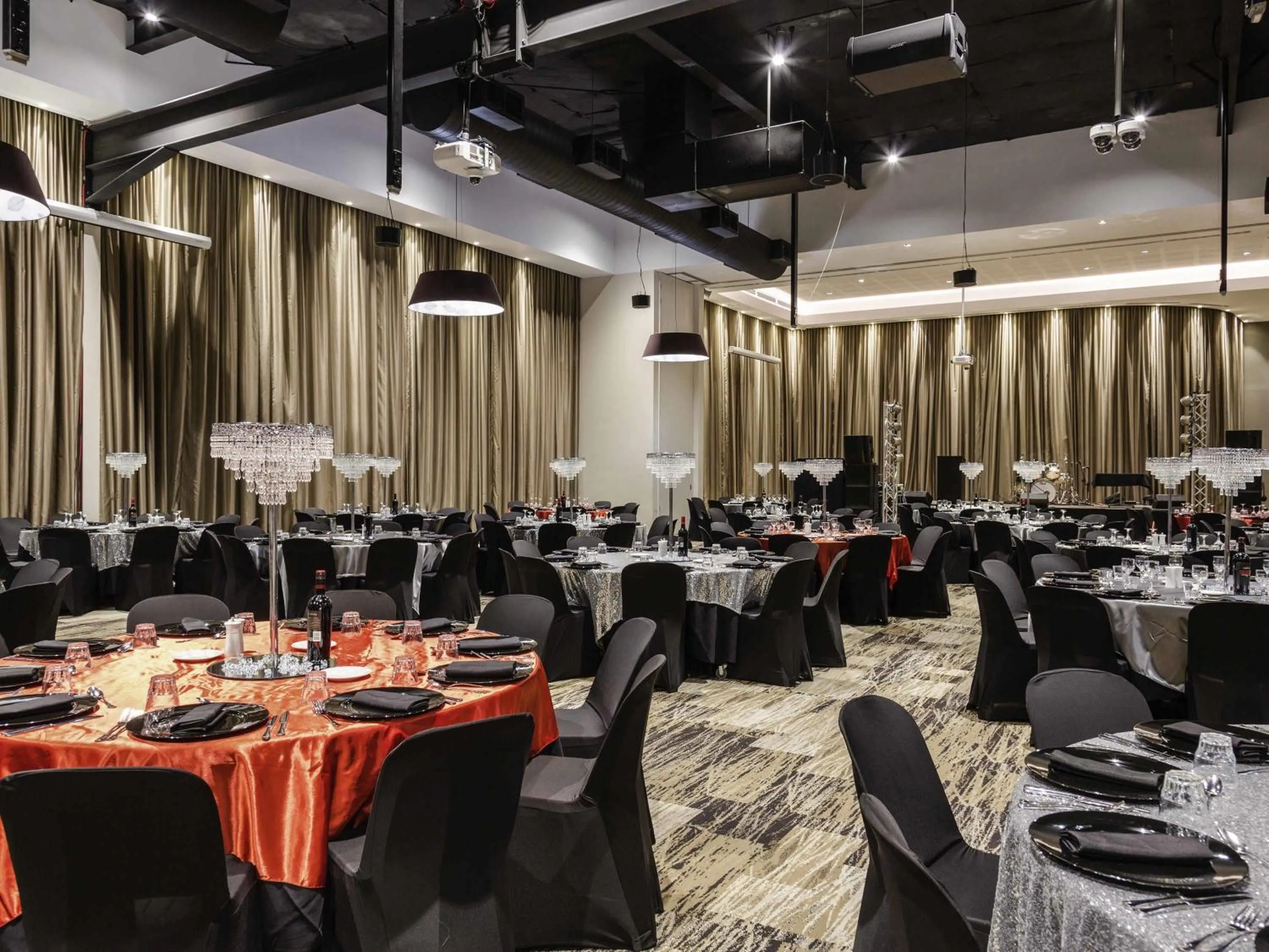 Meeting/conference room in Mantra Gladstone