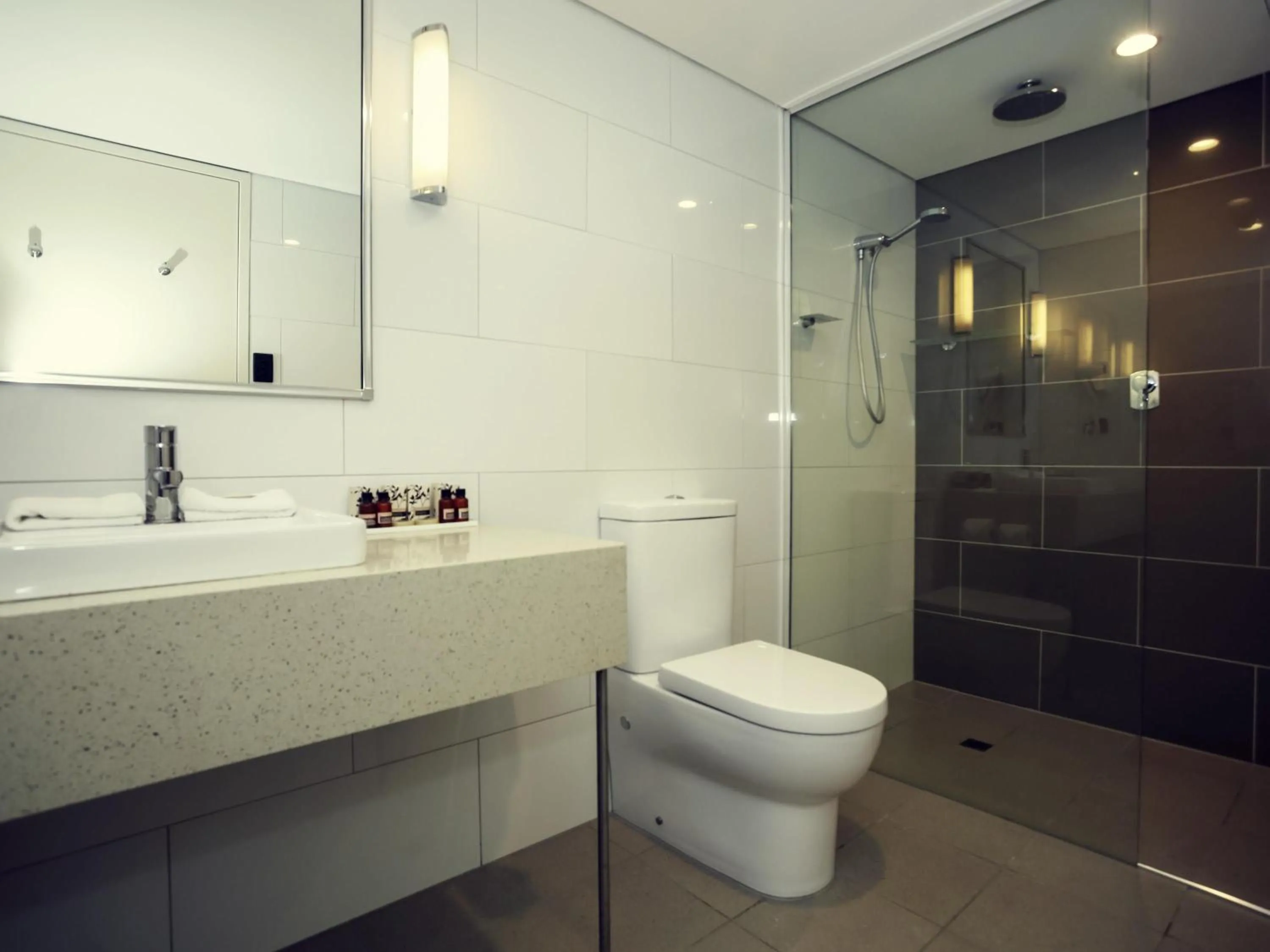 Bedroom in Mantra Gladstone