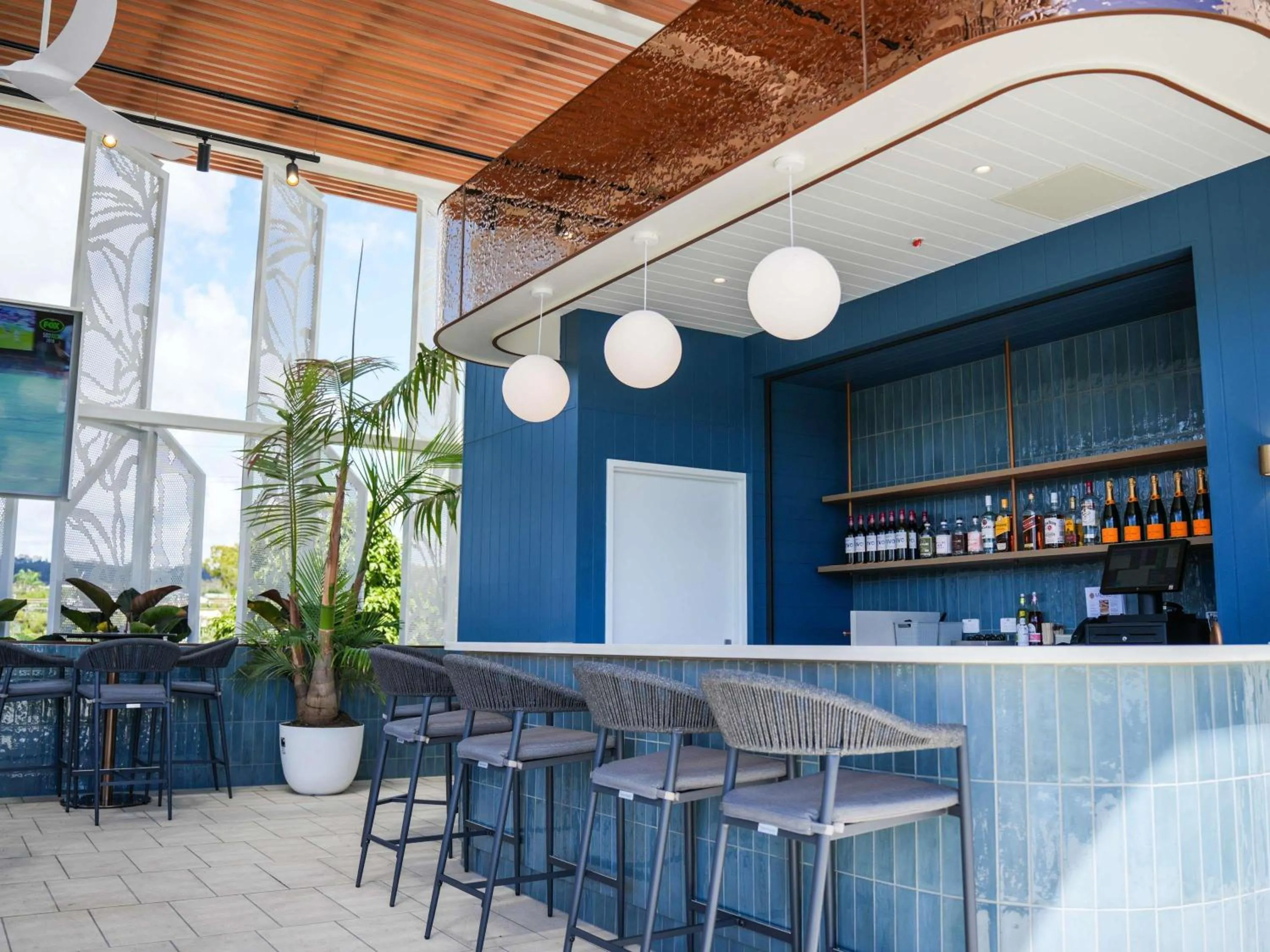 Property building in Mantra Gladstone