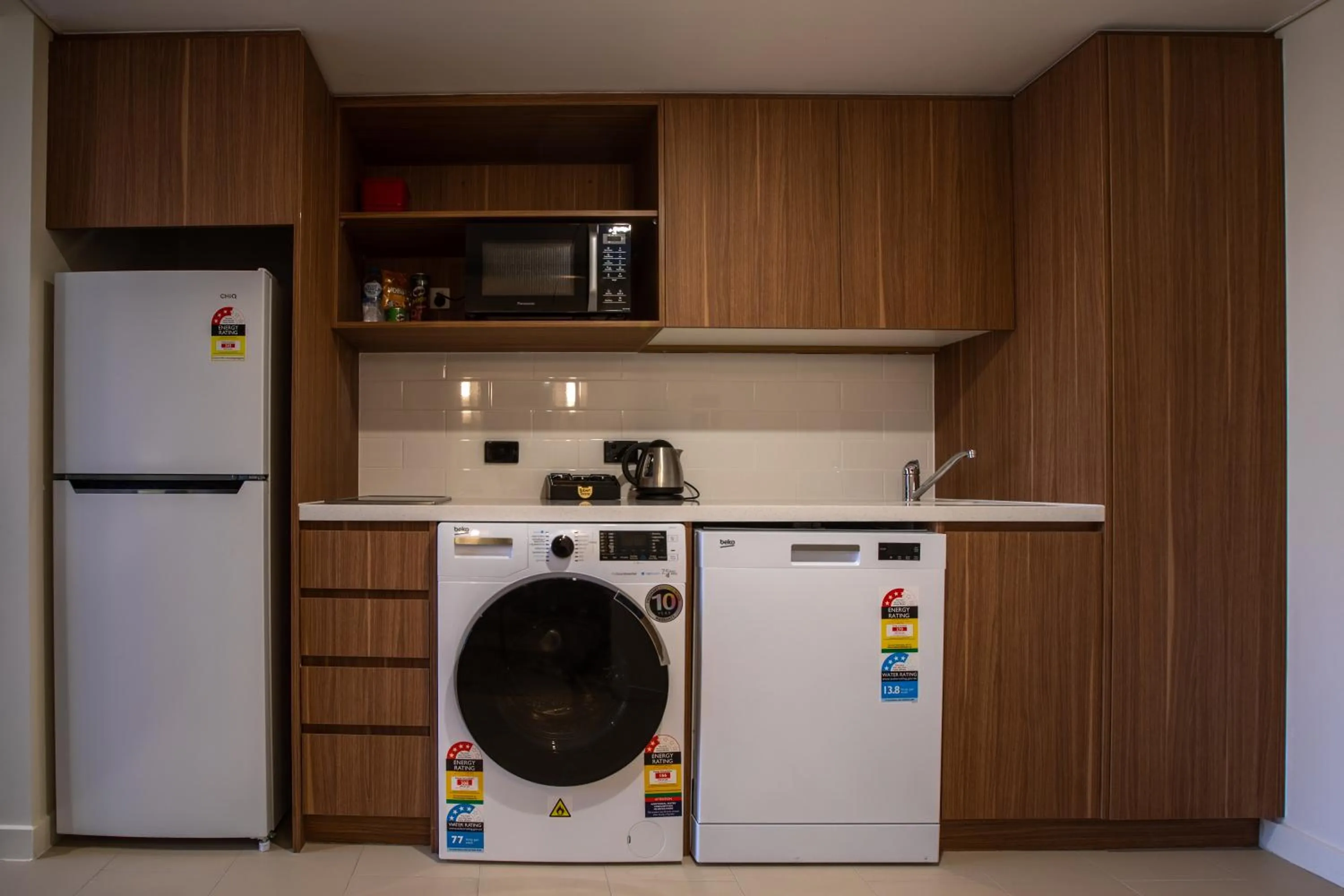 Kitchen or kitchenette in Mantra Gladstone