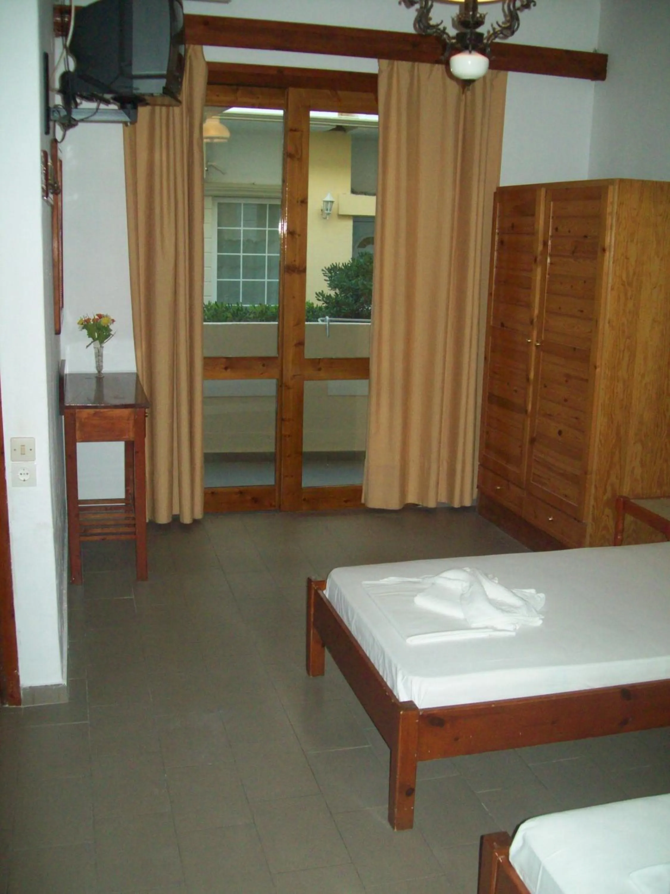 Decorative detail in Kato Stalos Beach