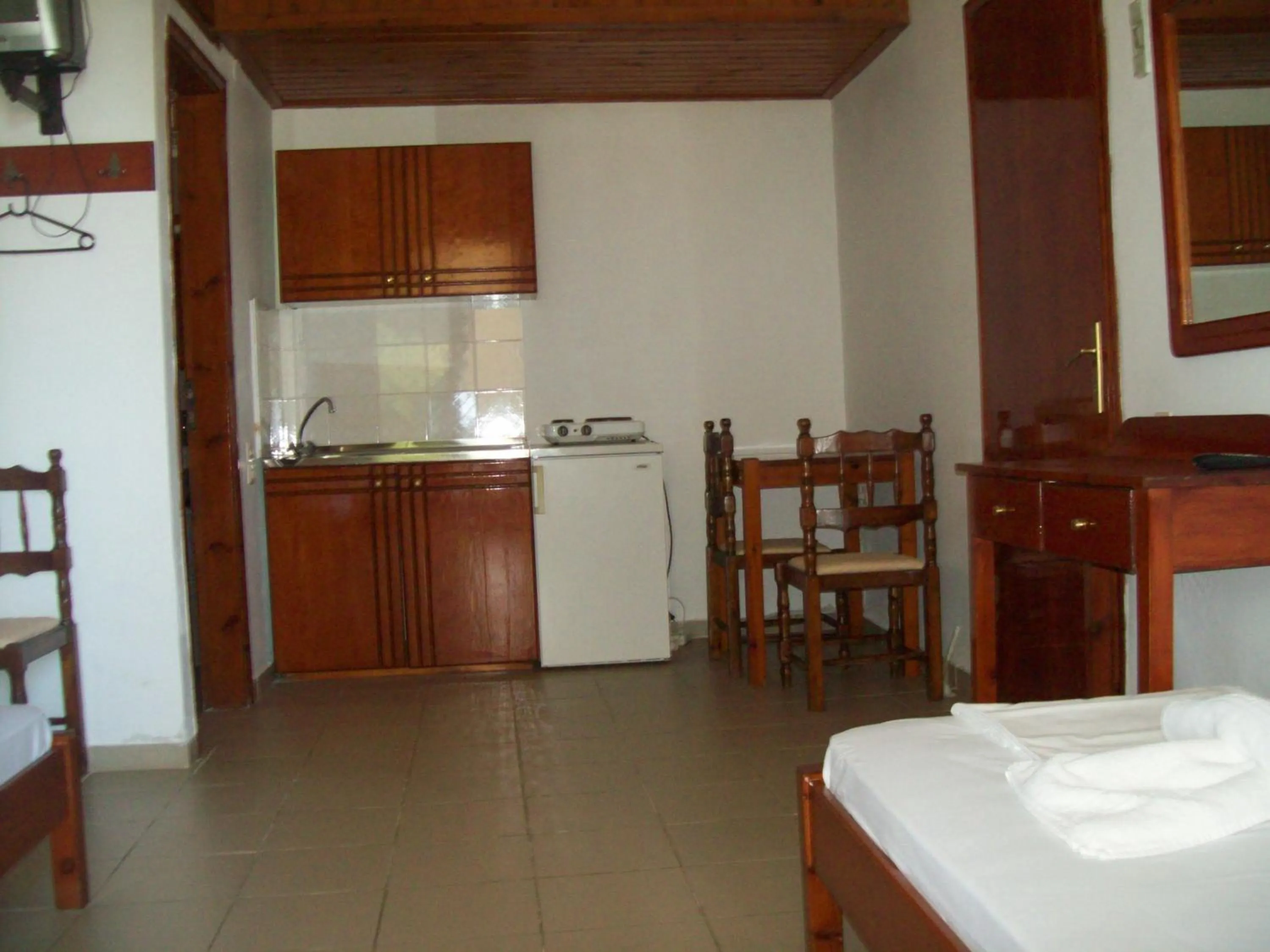 Dining area, Kitchen/Kitchenette in Kato Stalos Beach