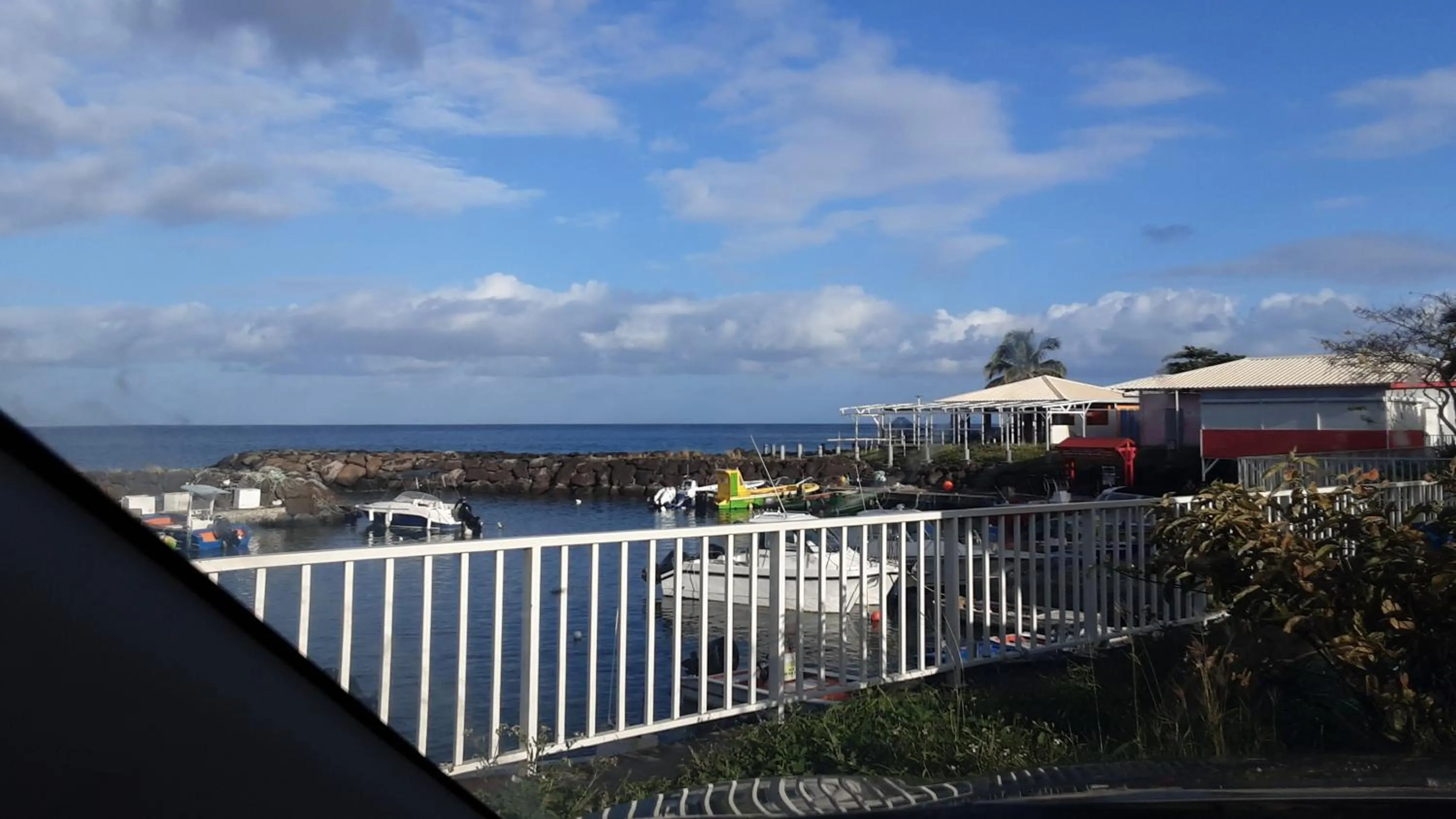 Restaurant/places to eat in Résidence Les MANGUIERS OTANTIK