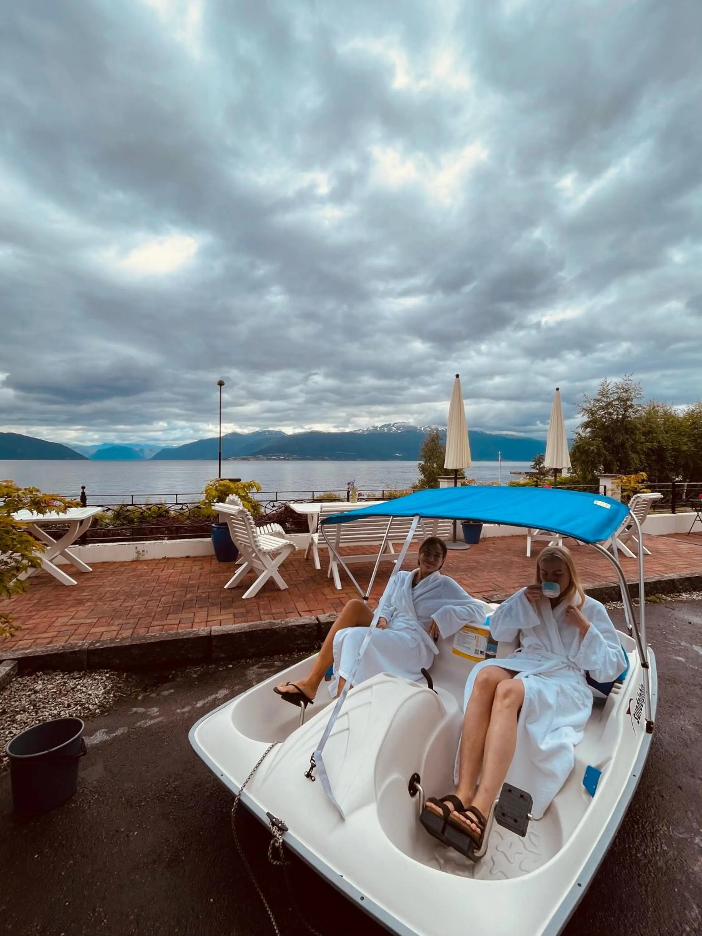 People in Balestrand Hotel